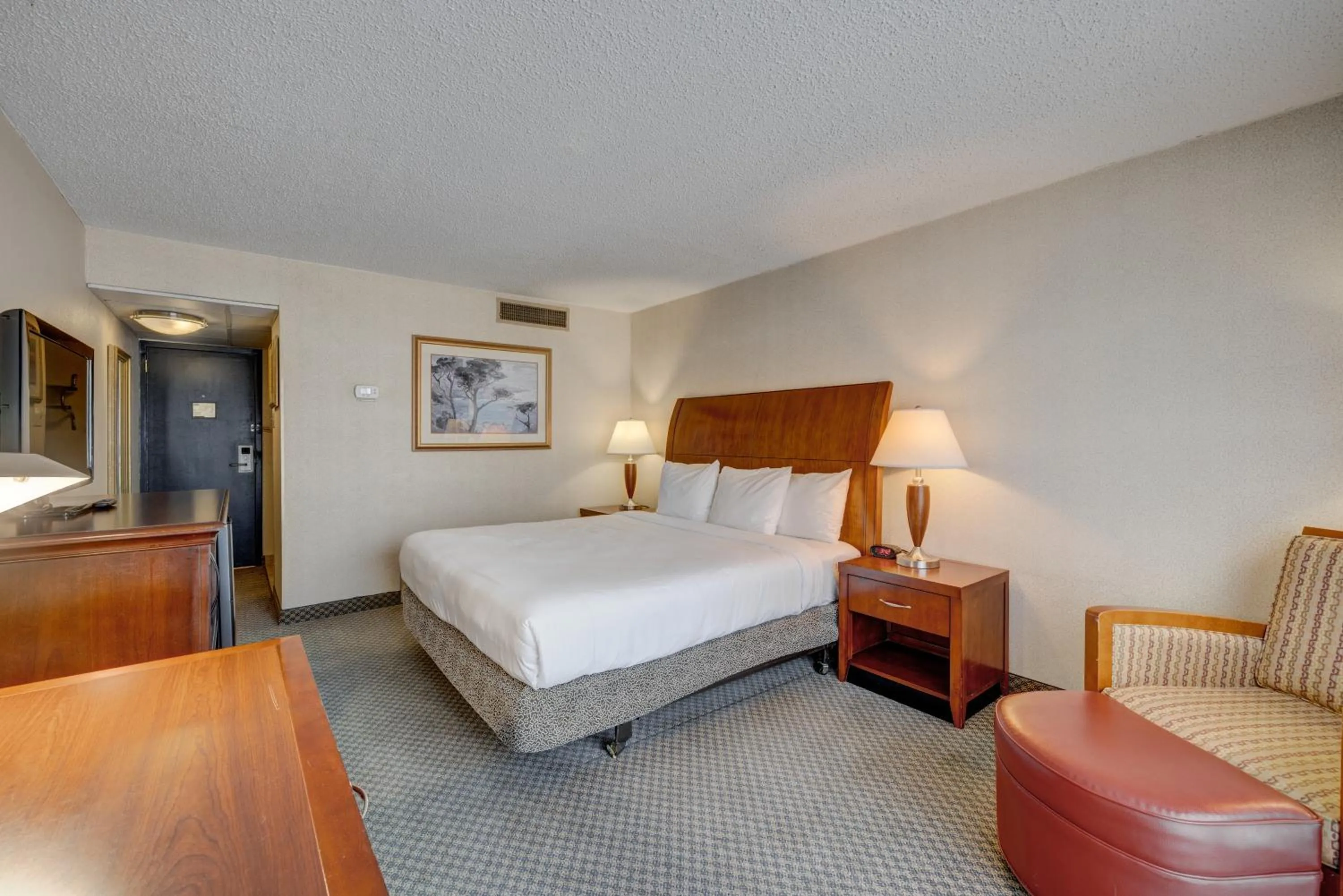 Photo of the whole room, Bed in Riverside Hotel