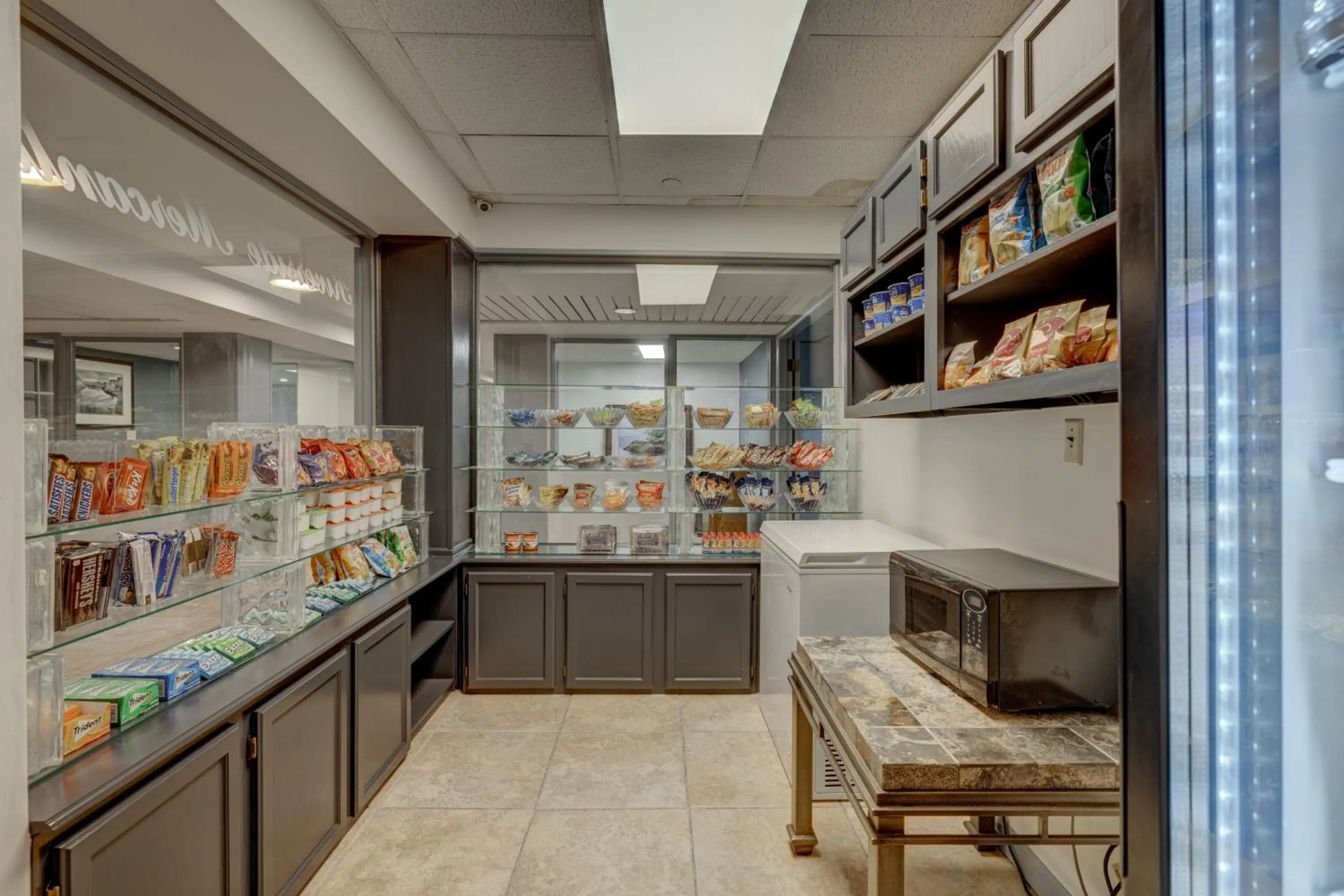 Restaurant/places to eat in Riverside Hotel