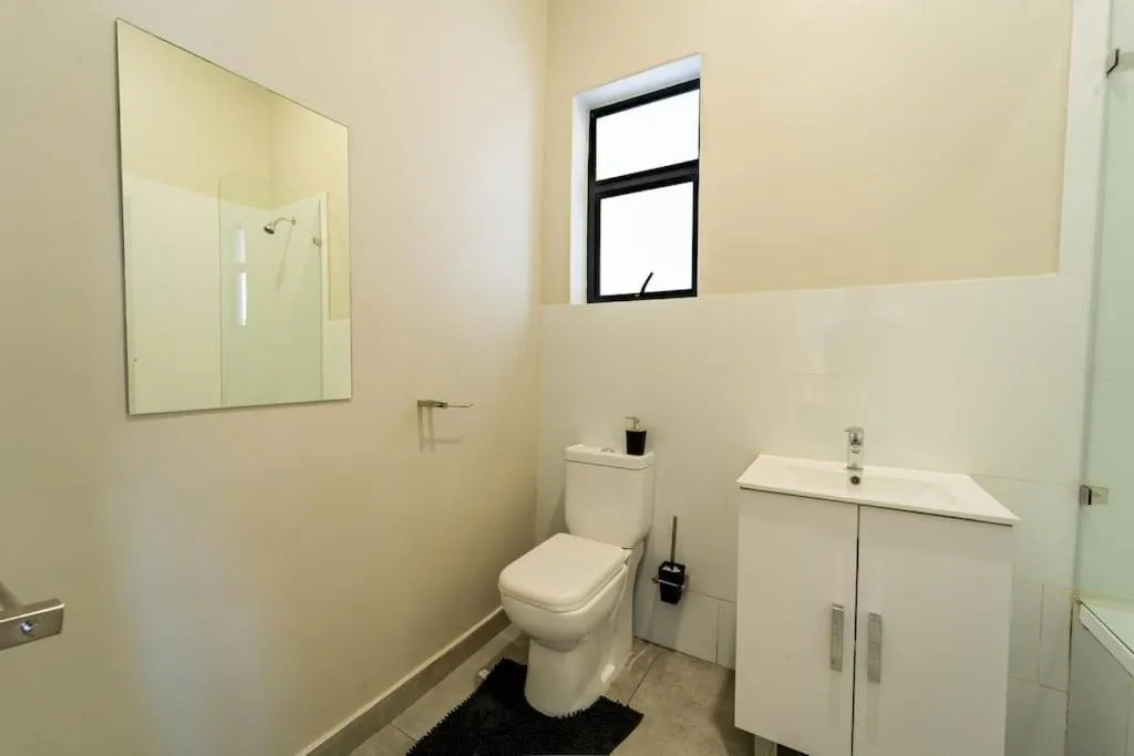 Toilet in 124 Platinum Peak ,Victoria Falls