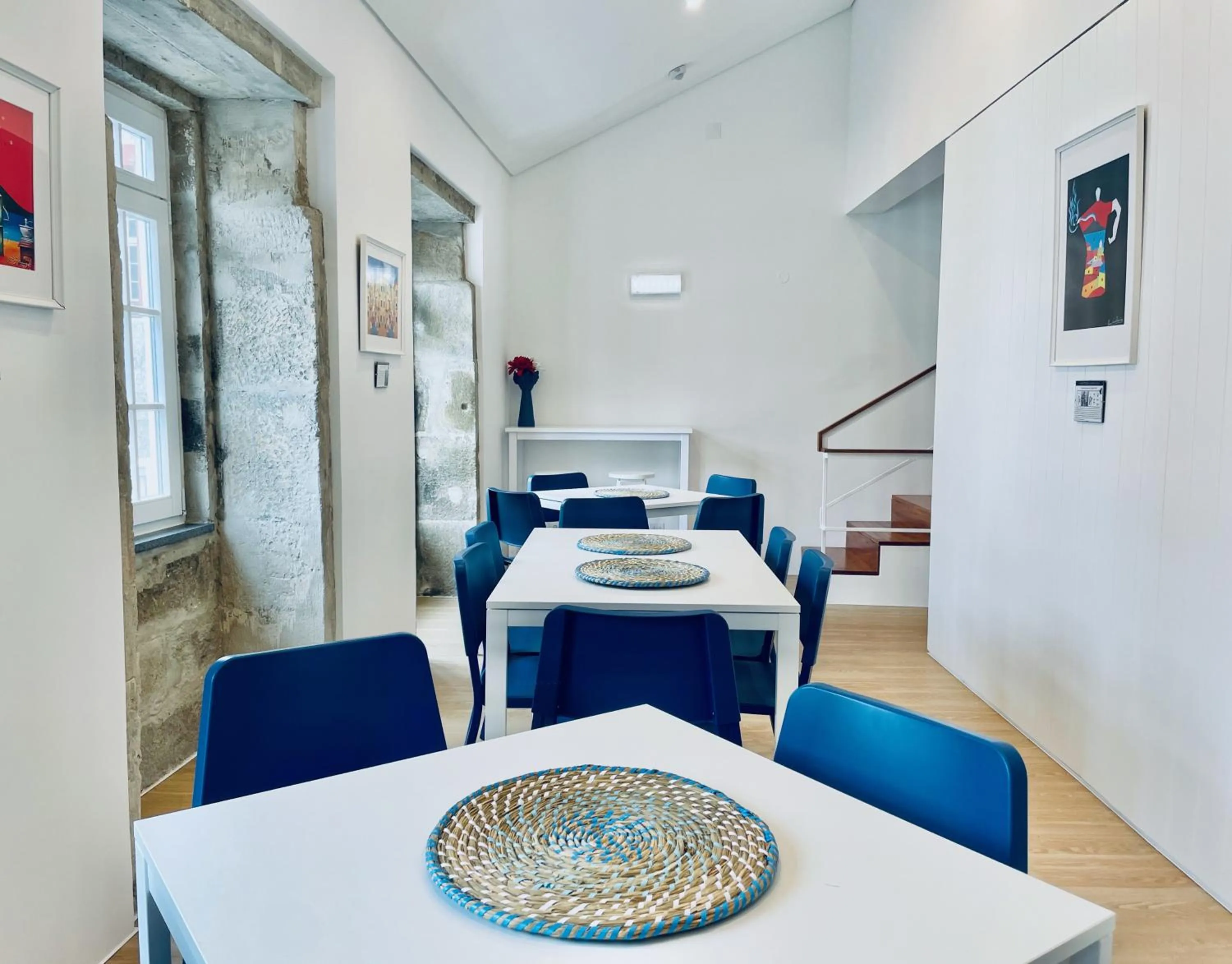 Seating area in Partenope Hostel and Suites