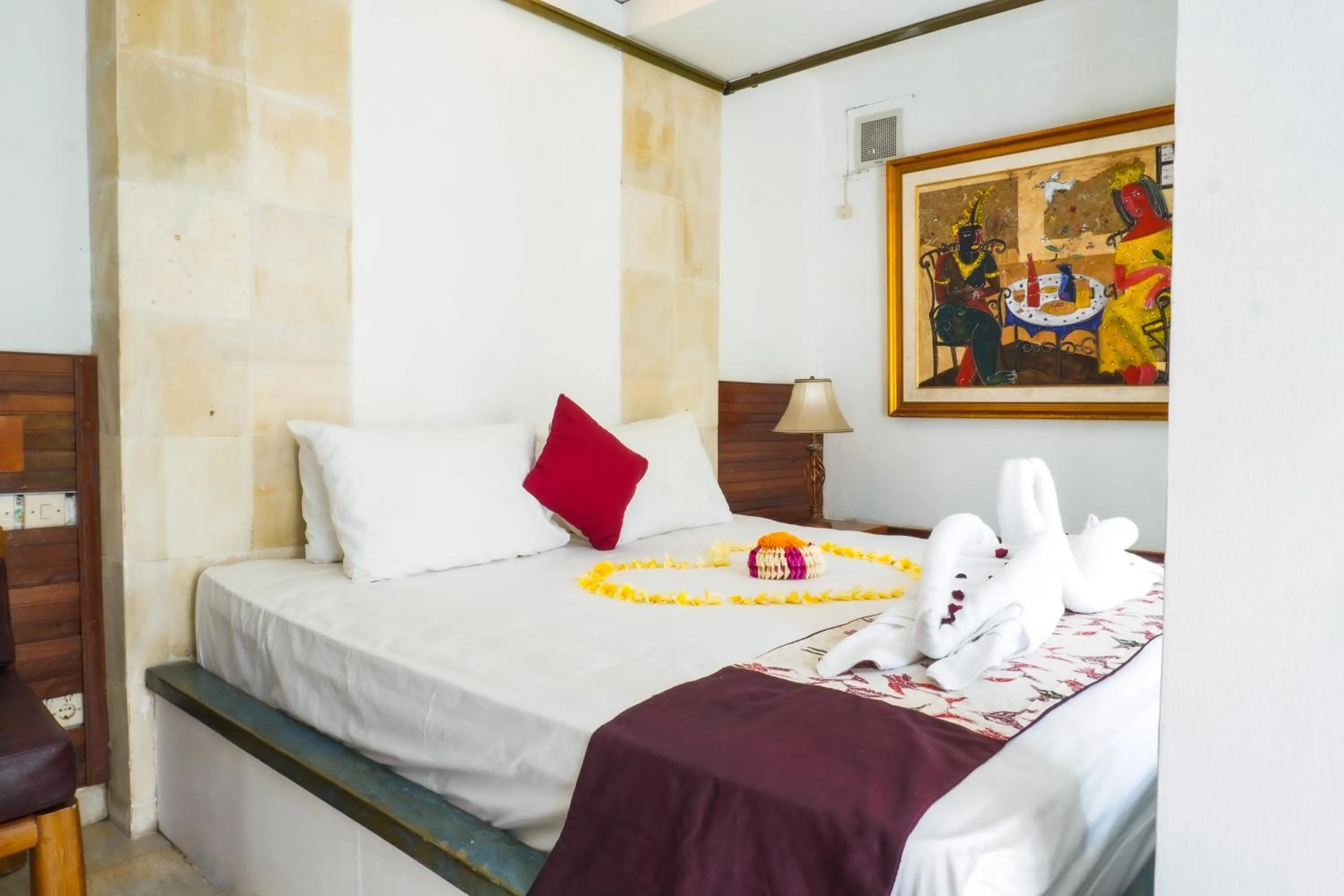 Bed in Alam Puri Art Museum and Villas