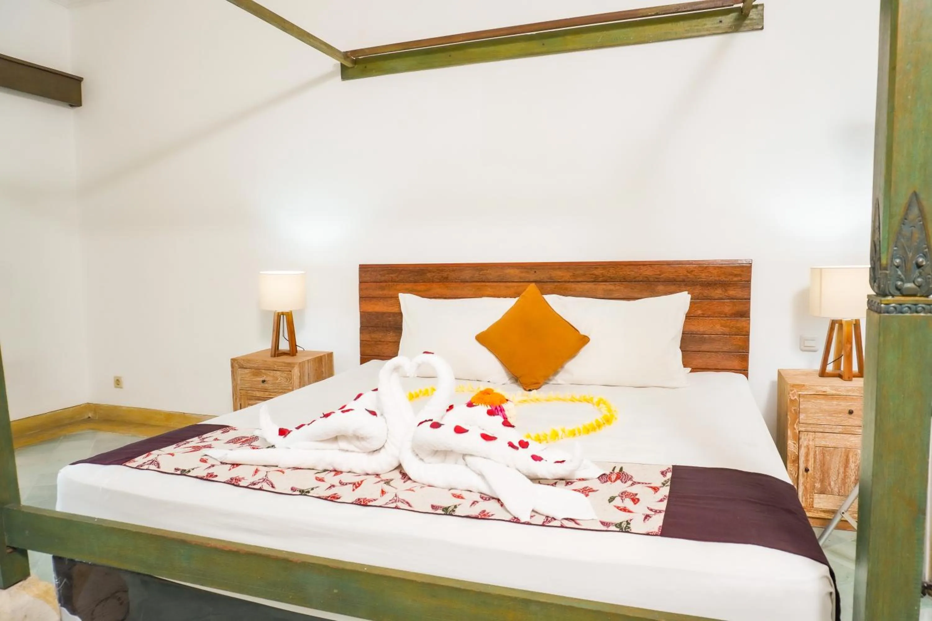 Bed in Alam Puri Art Museum and Villas