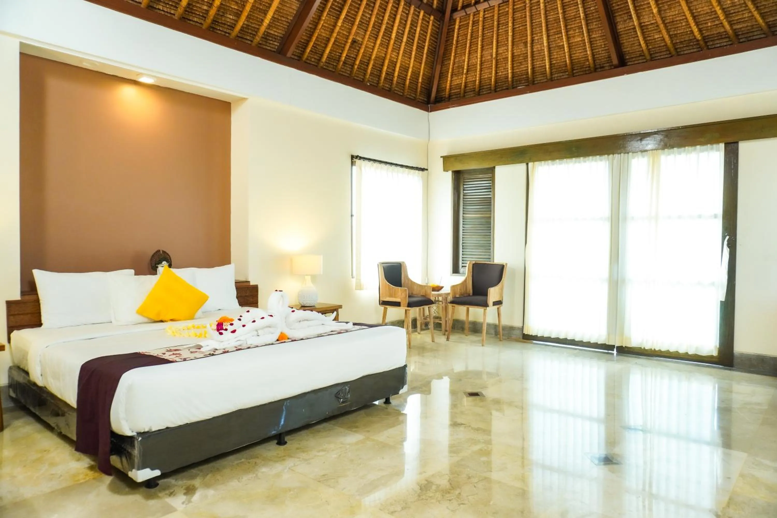 Bed in Alam Puri Art Museum and Villas