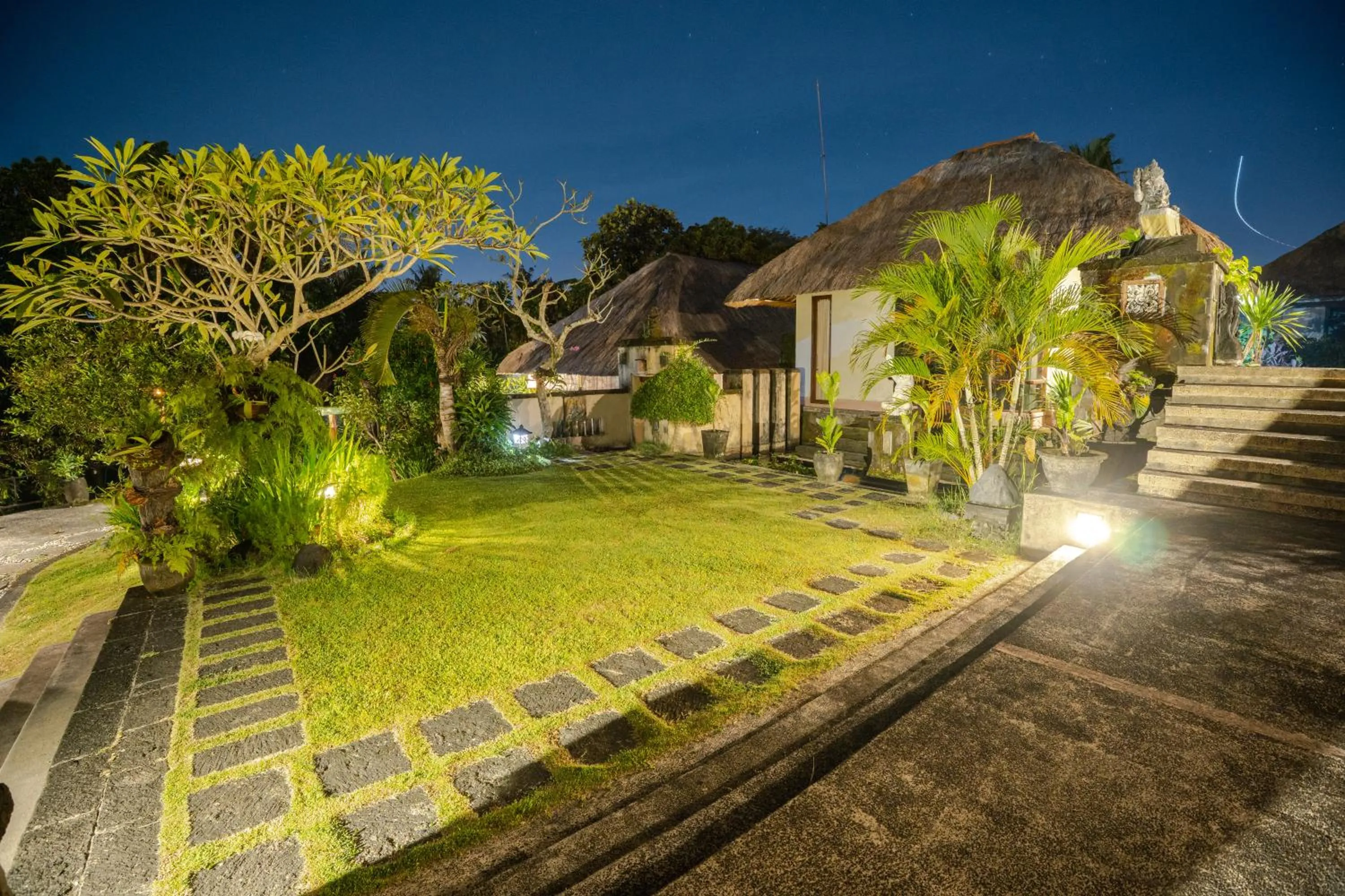 Garden view in Alam Puri Art Museum and Villas