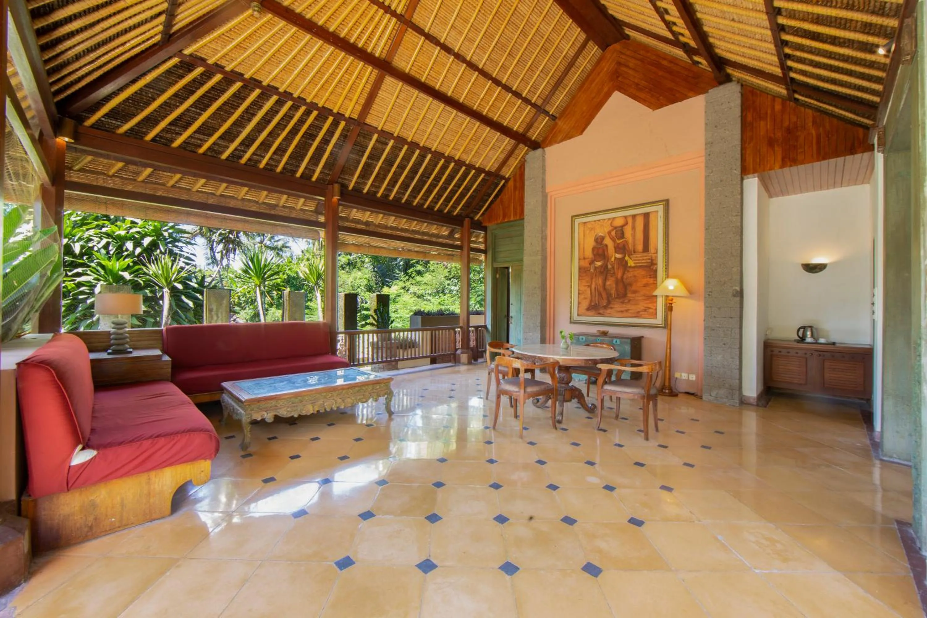 Living room in Alam Puri Art Museum and Villas