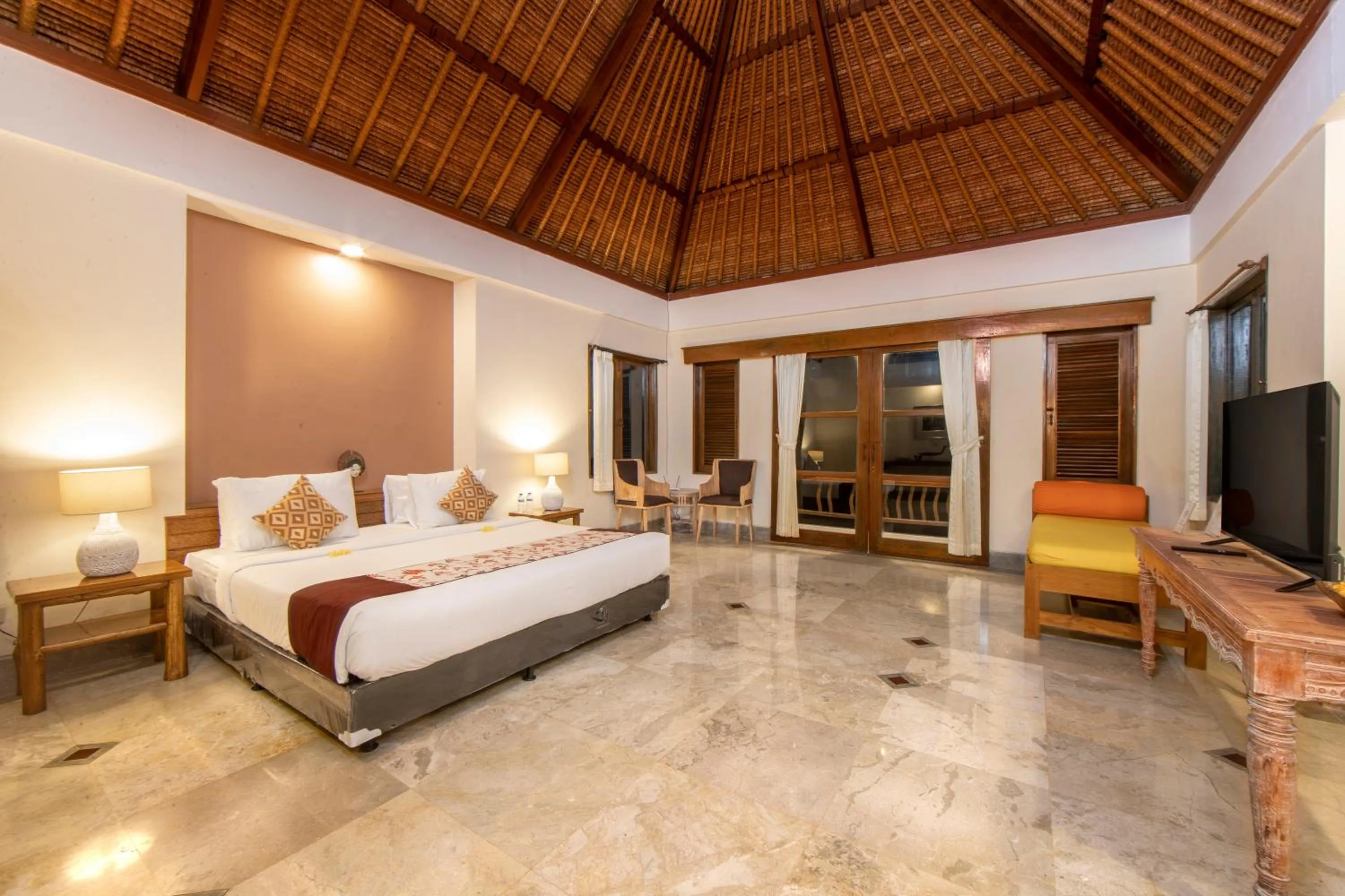 Photo of the whole room, Bed in Alam Puri Art Museum and Villas