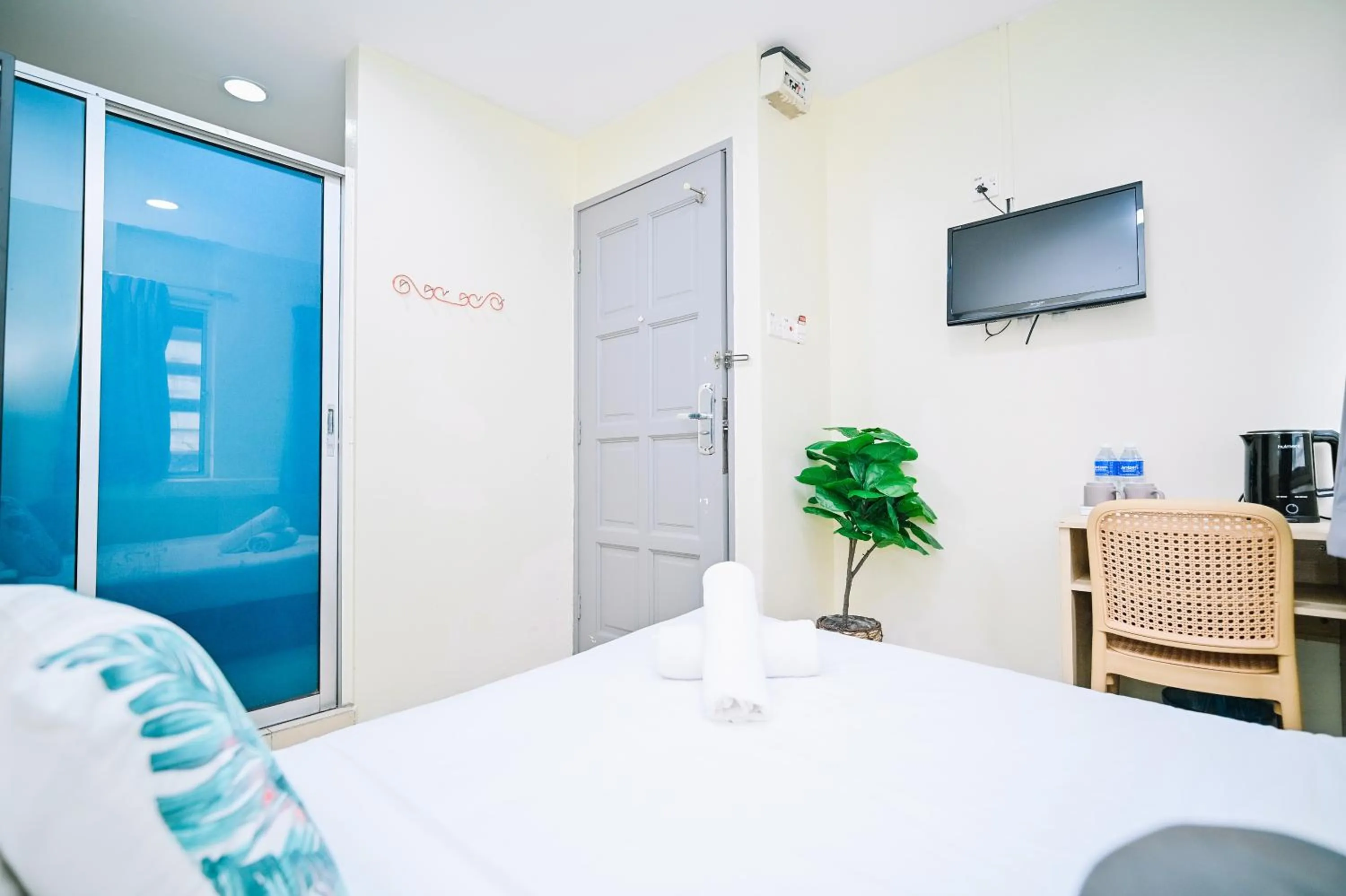 Photo of the whole room, Bed in Swing & Pillows - My Home Hotel Wangsa Maju