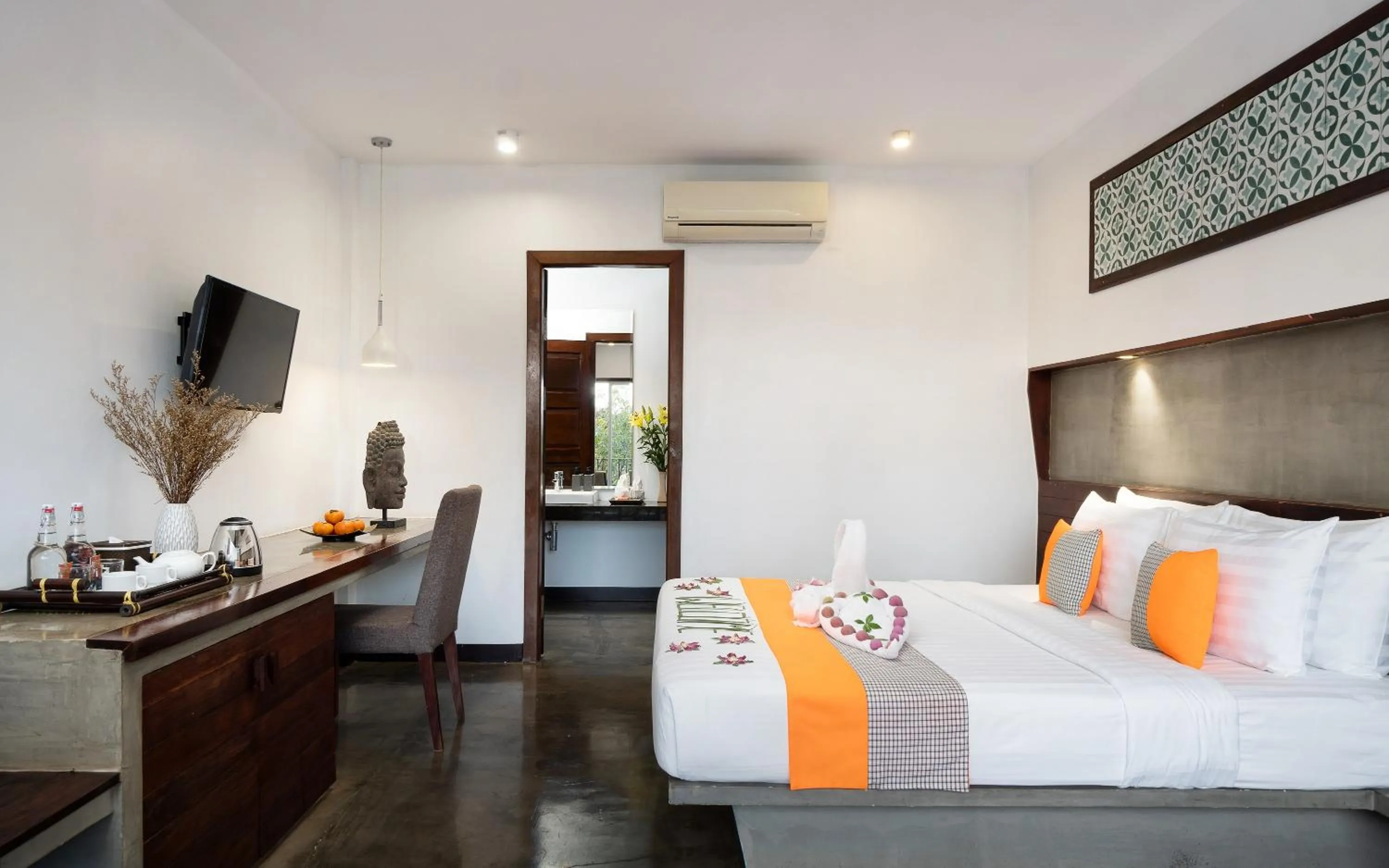 Bed in The Calm Oasis