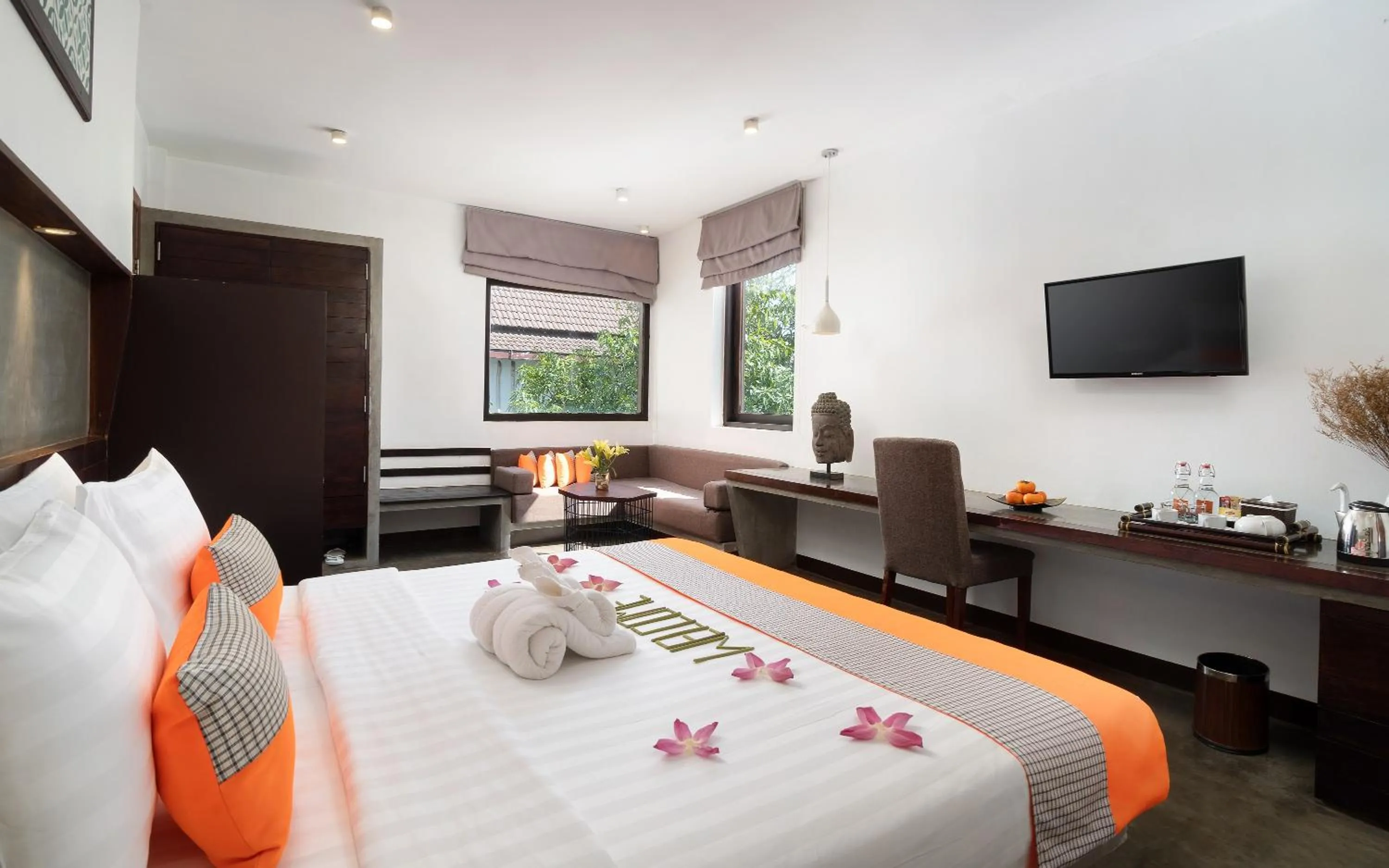 Bed in The Calm Oasis