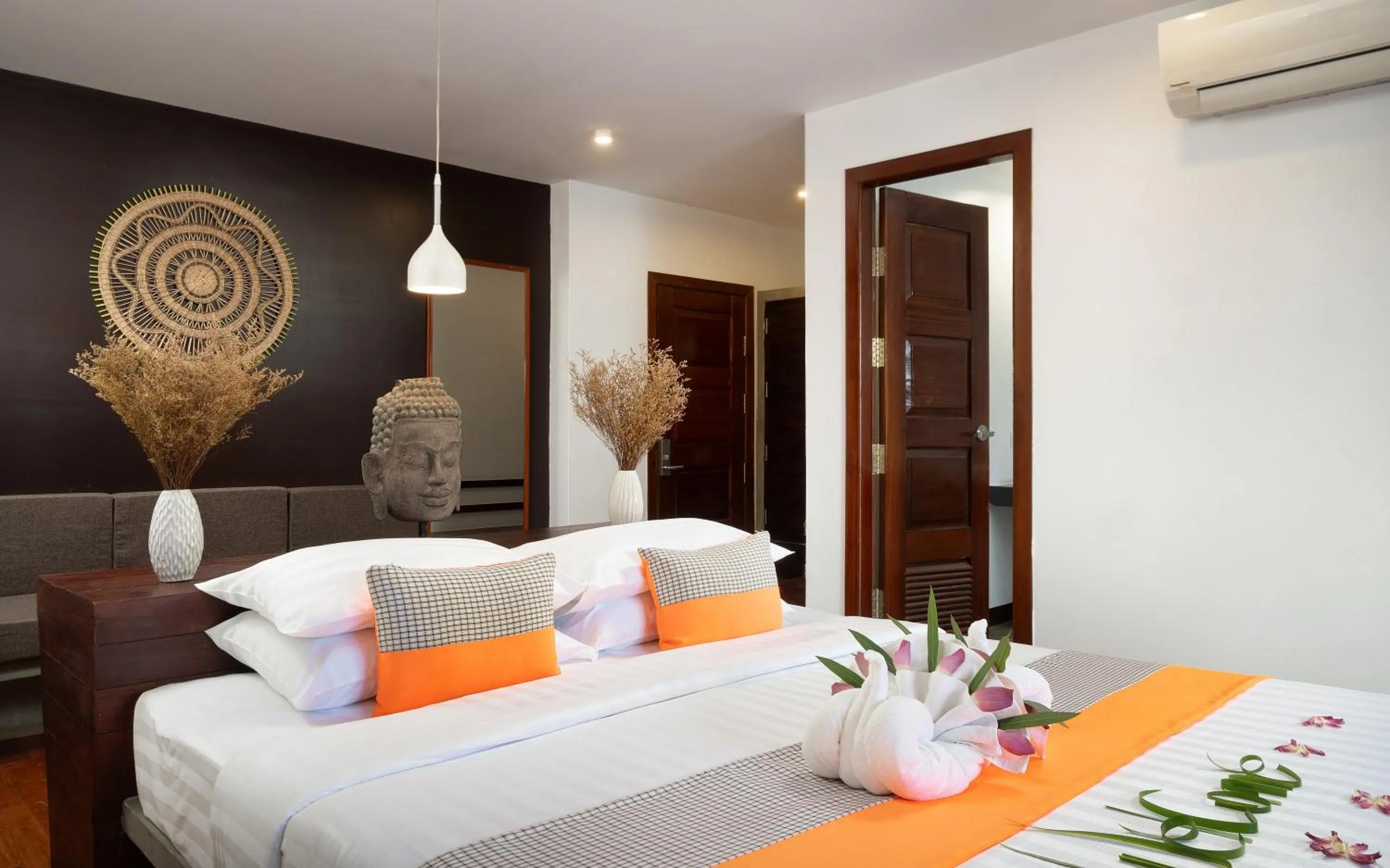 Bed in The Calm Oasis