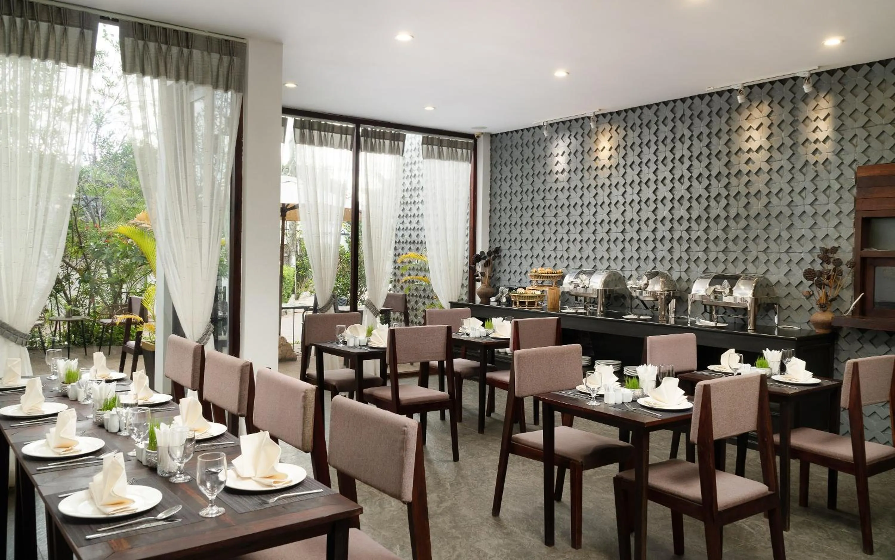 Restaurant/places to eat in The Calm Oasis