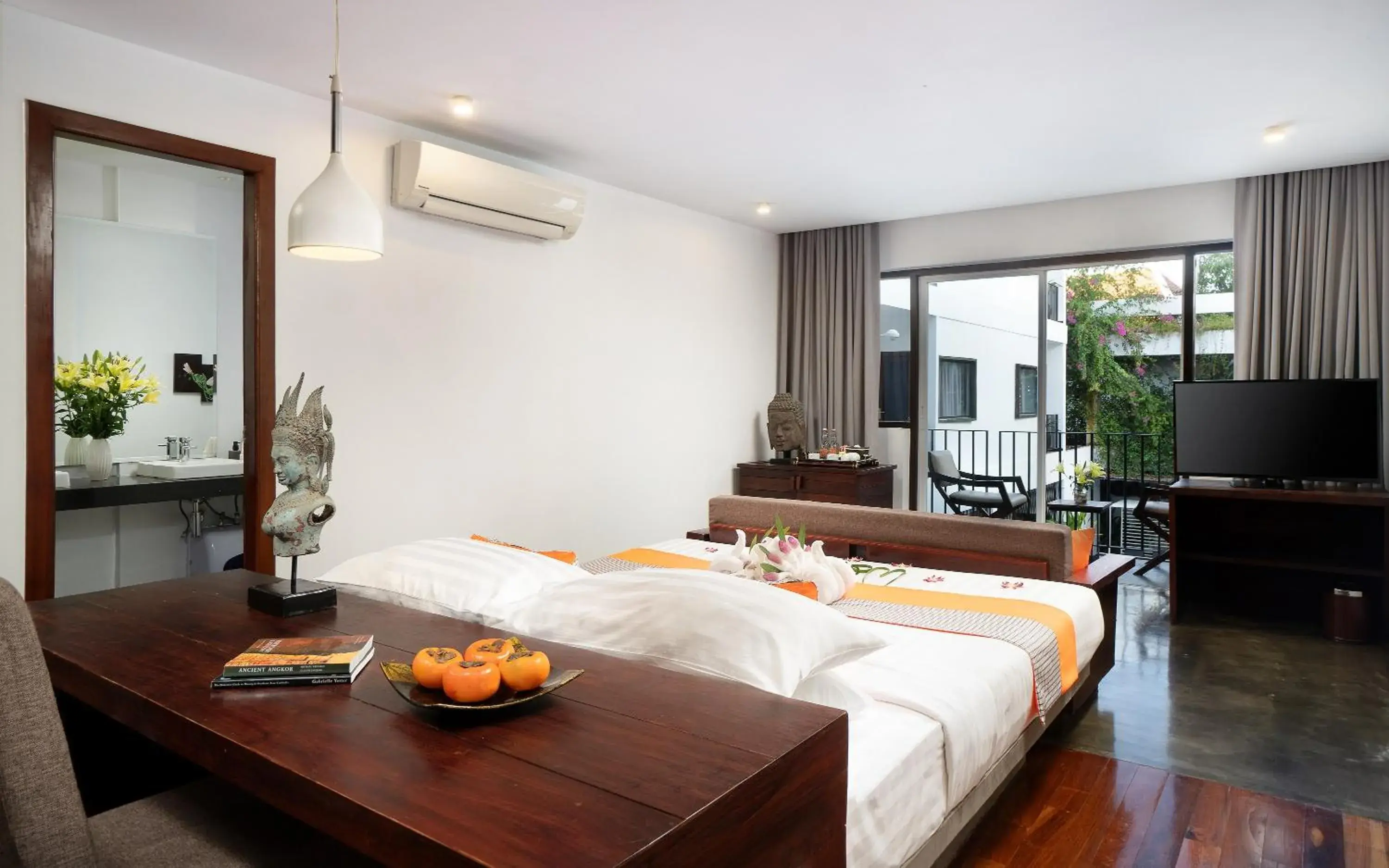 Junior King Suite Pool View with Balcony, Sofa, and Bathtub in The Calm Oasis Junior King Suite Pool View with Balcony, Sofa, and Bathtub in The Calm Oasis