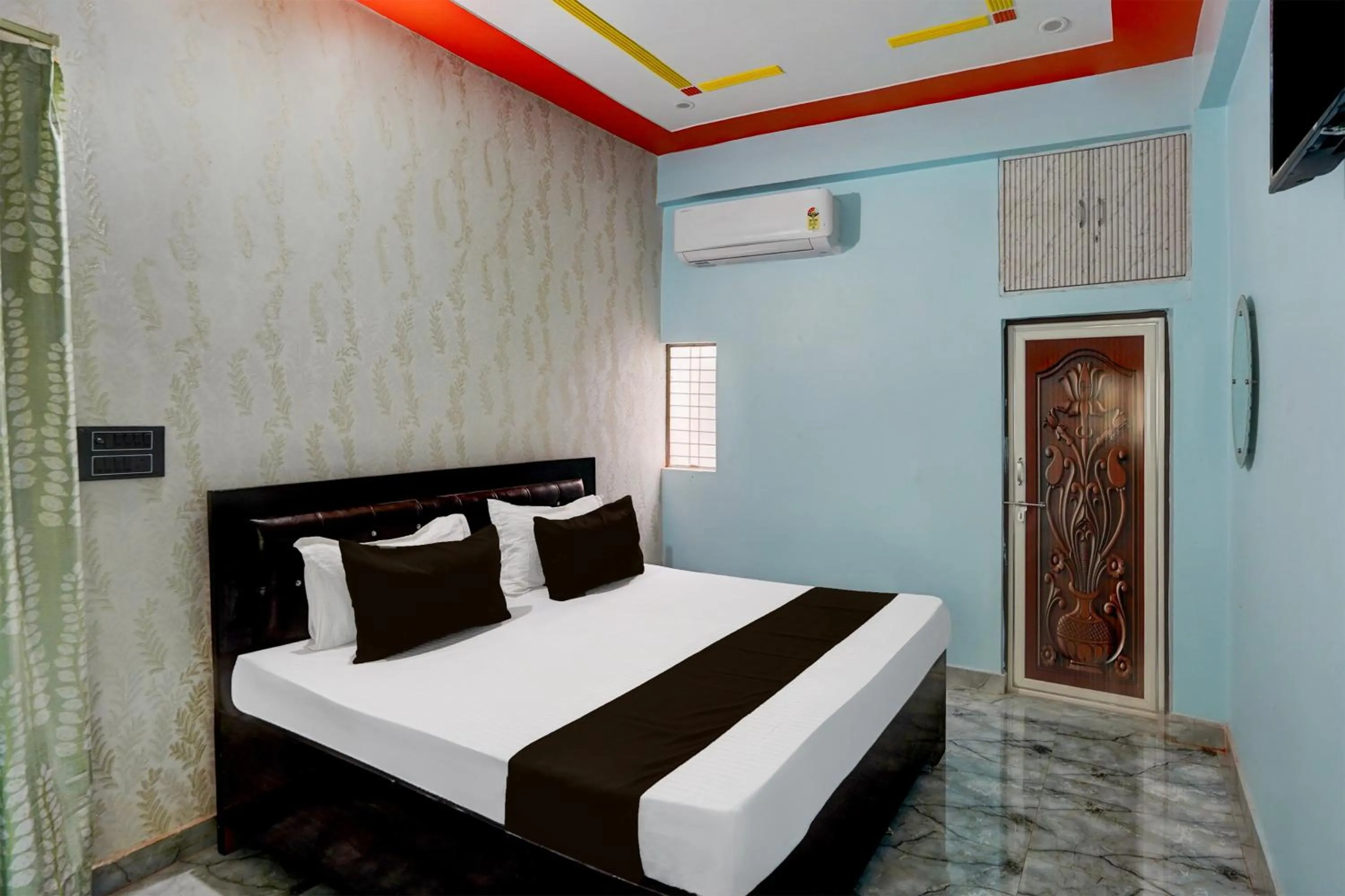 Hotel O J.k Hotel and resturant