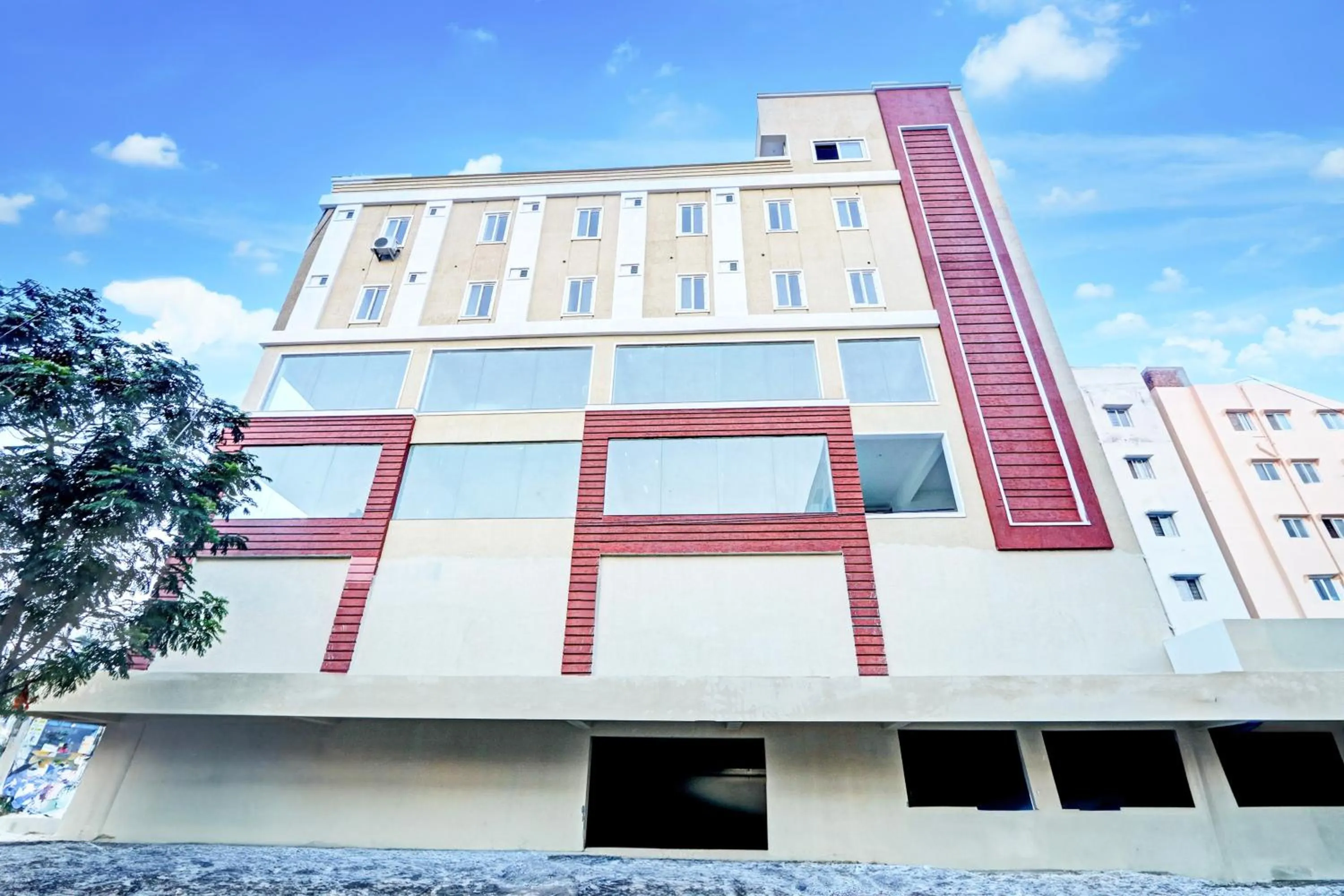 Facade/entrance in Hotel O RB @ KOMPALLY