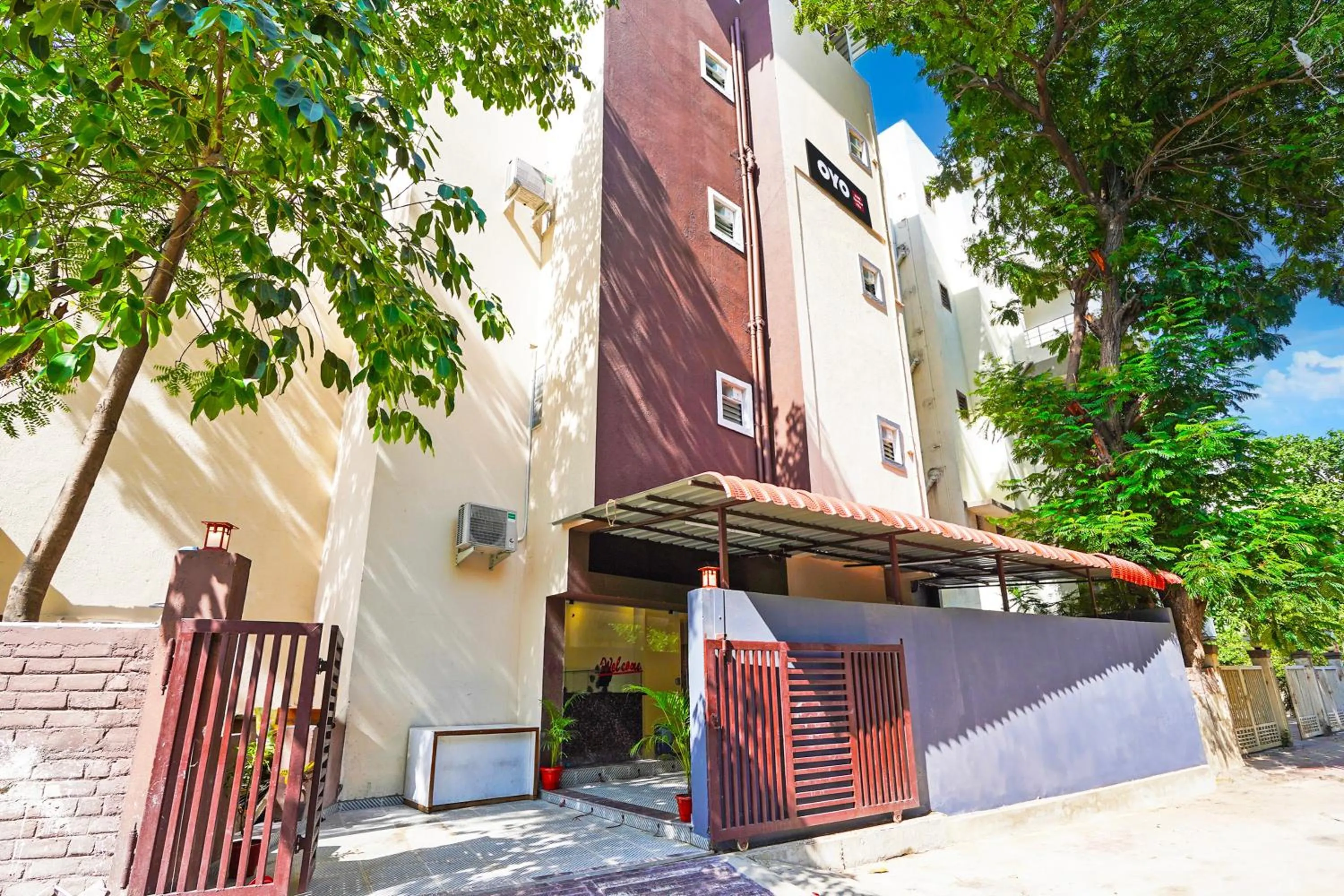 Facade/entrance in Super Hotel O Sunshine Villa