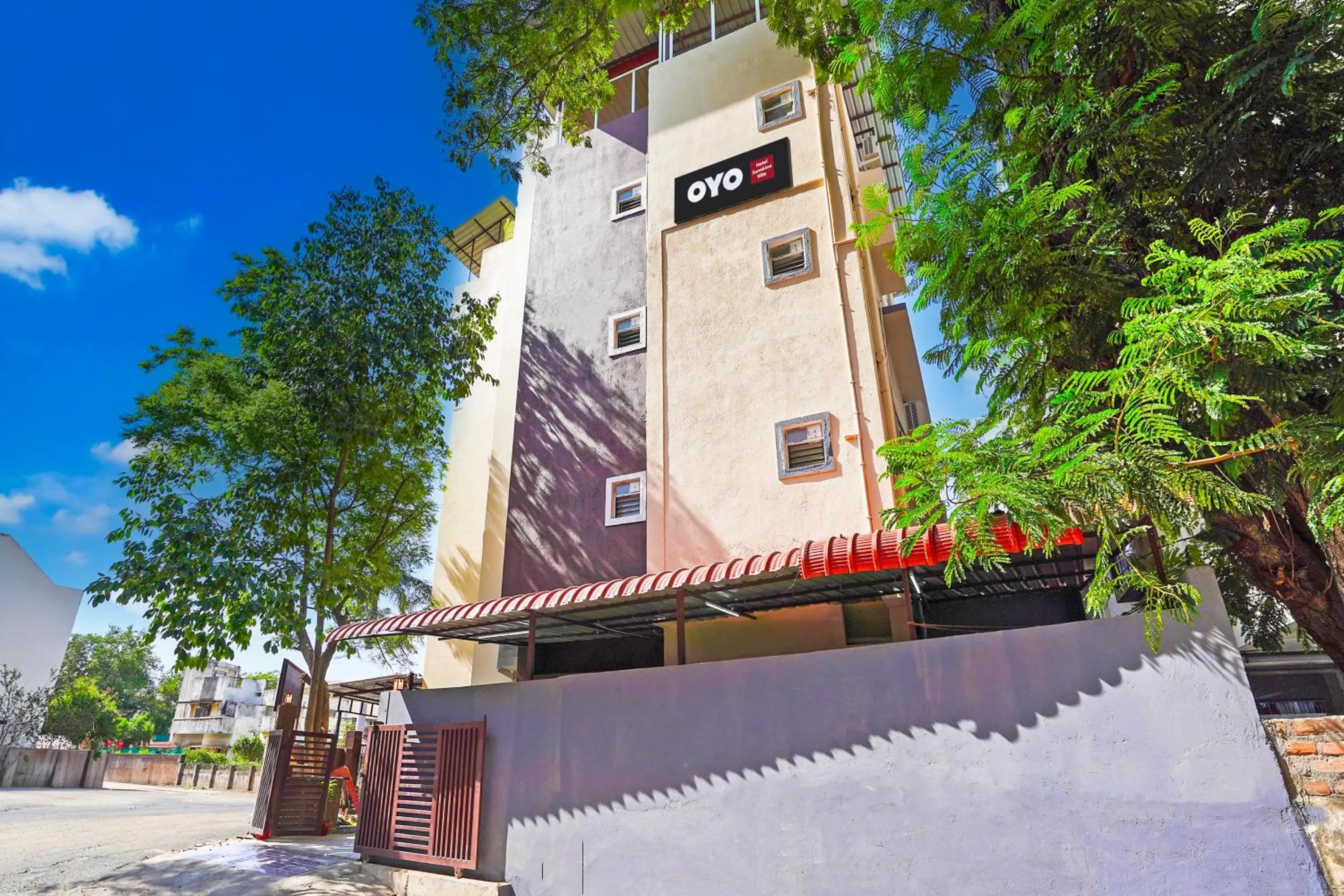 Facade/entrance in Super Hotel O Sunshine Villa