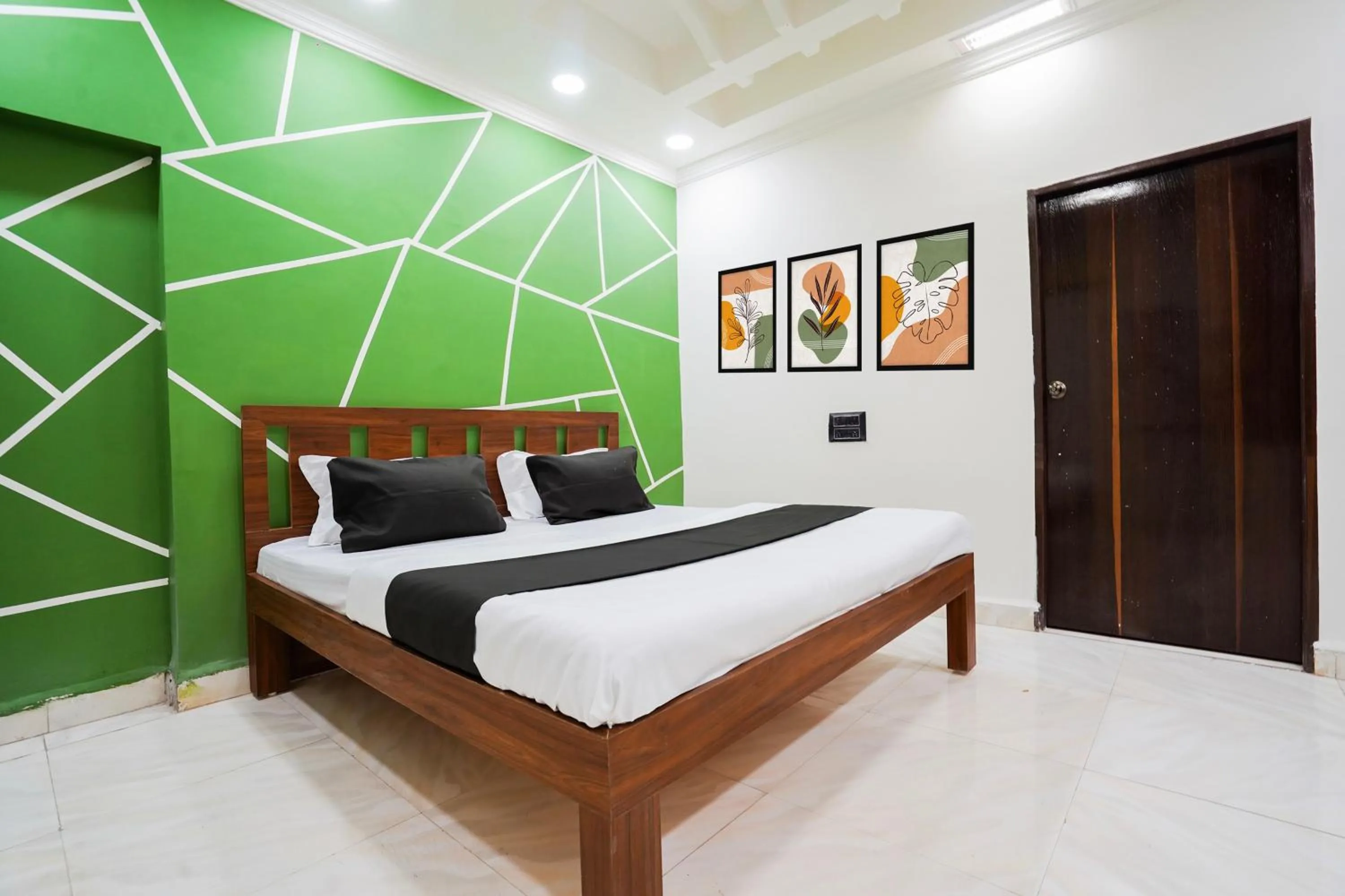 Bedroom, Bed in Hotel O The Heaven Inn