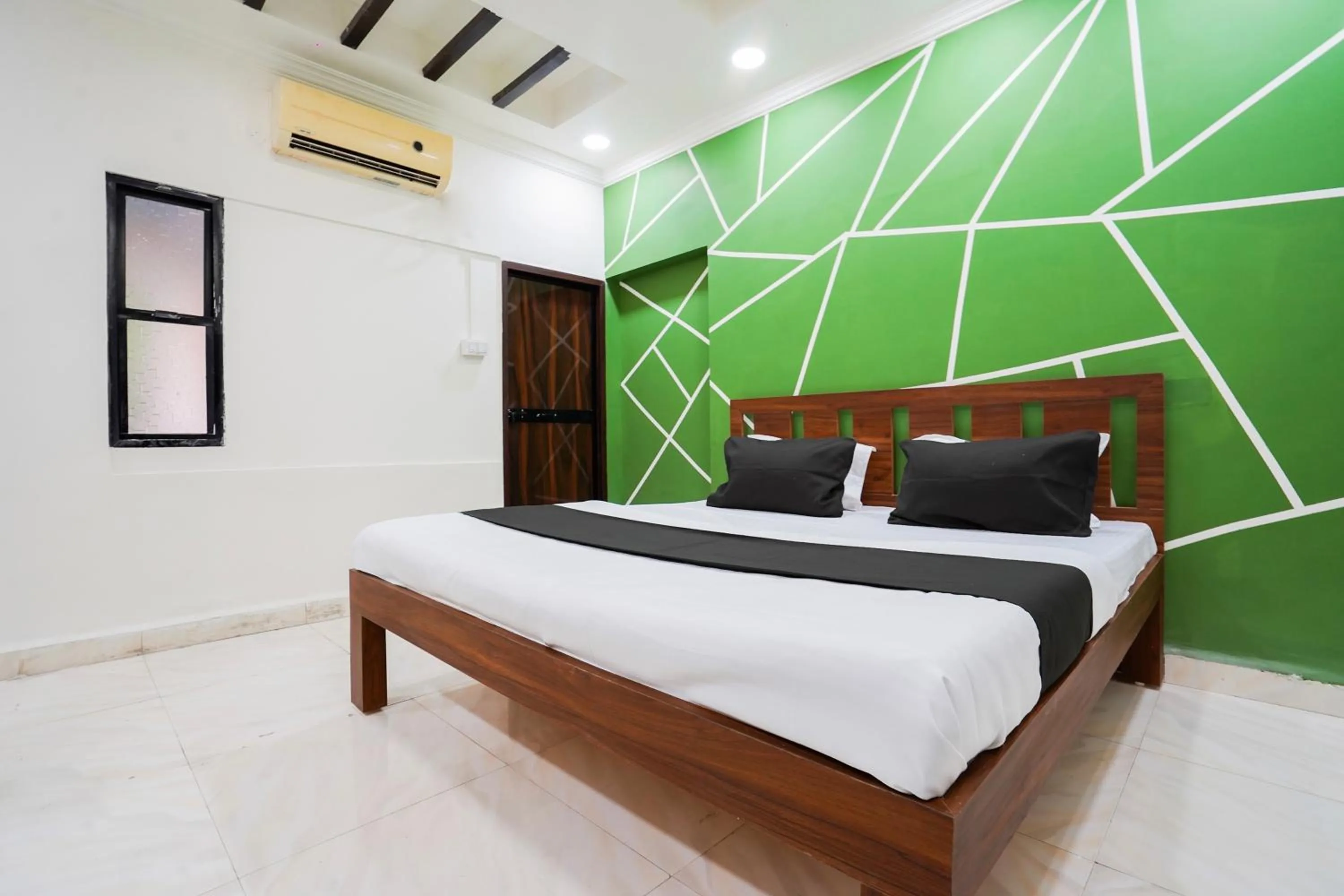 Bedroom, Bed in Hotel O The Heaven Inn