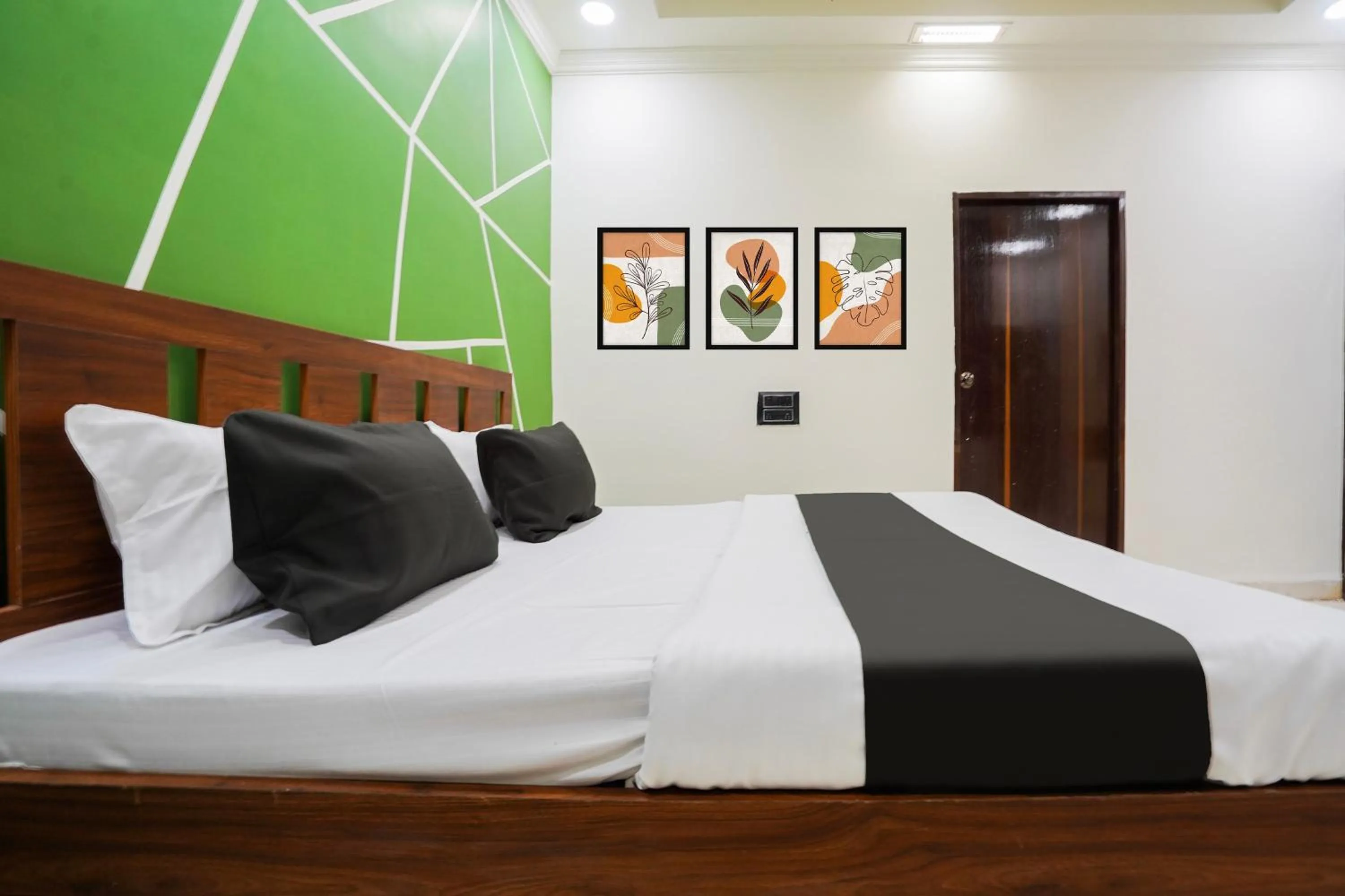 Bedroom, Bed in Hotel O The Heaven Inn