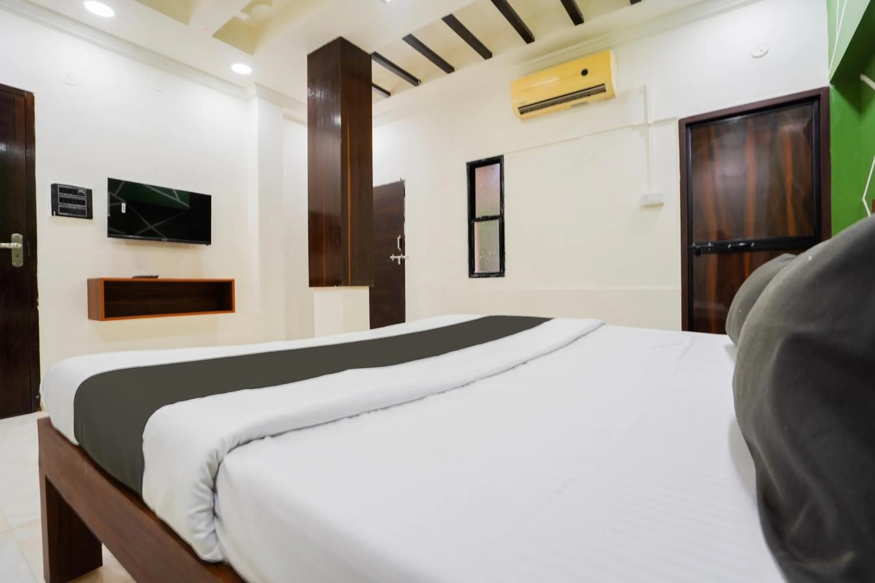 Bedroom, Bed in Hotel O The Heaven Inn