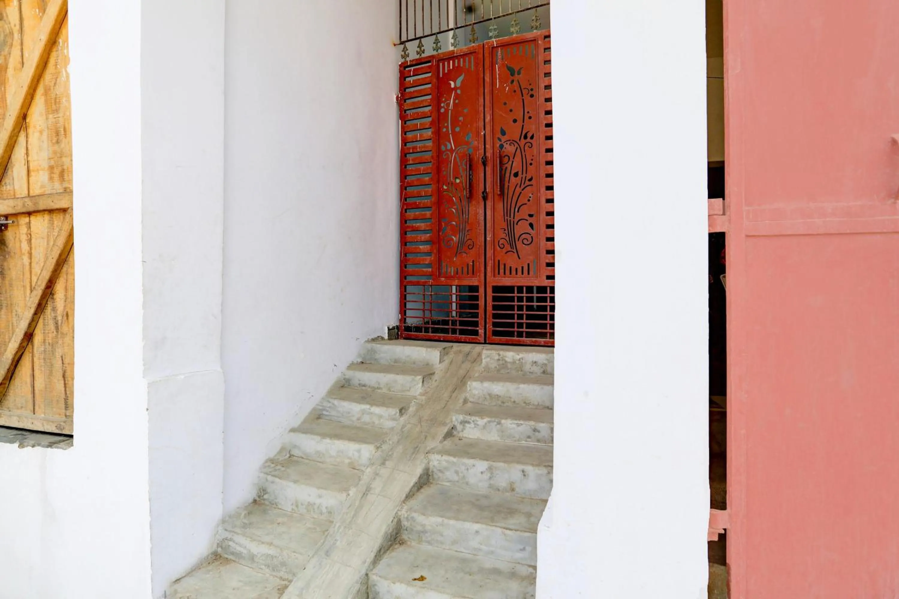 Facade/entrance in Hotel O B.G.P.G House