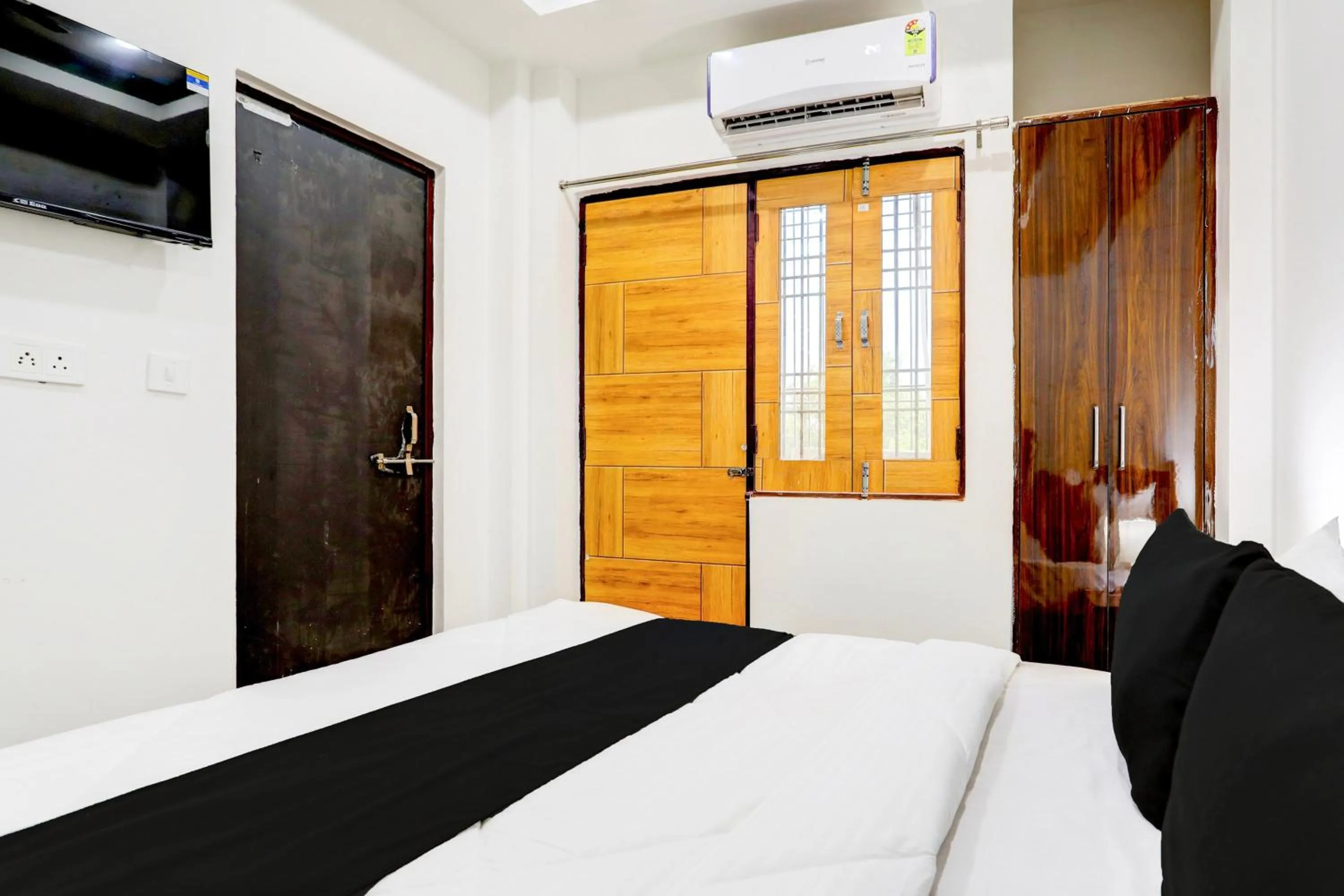 Bedroom, Bed in Hotel O B.G.P.G House