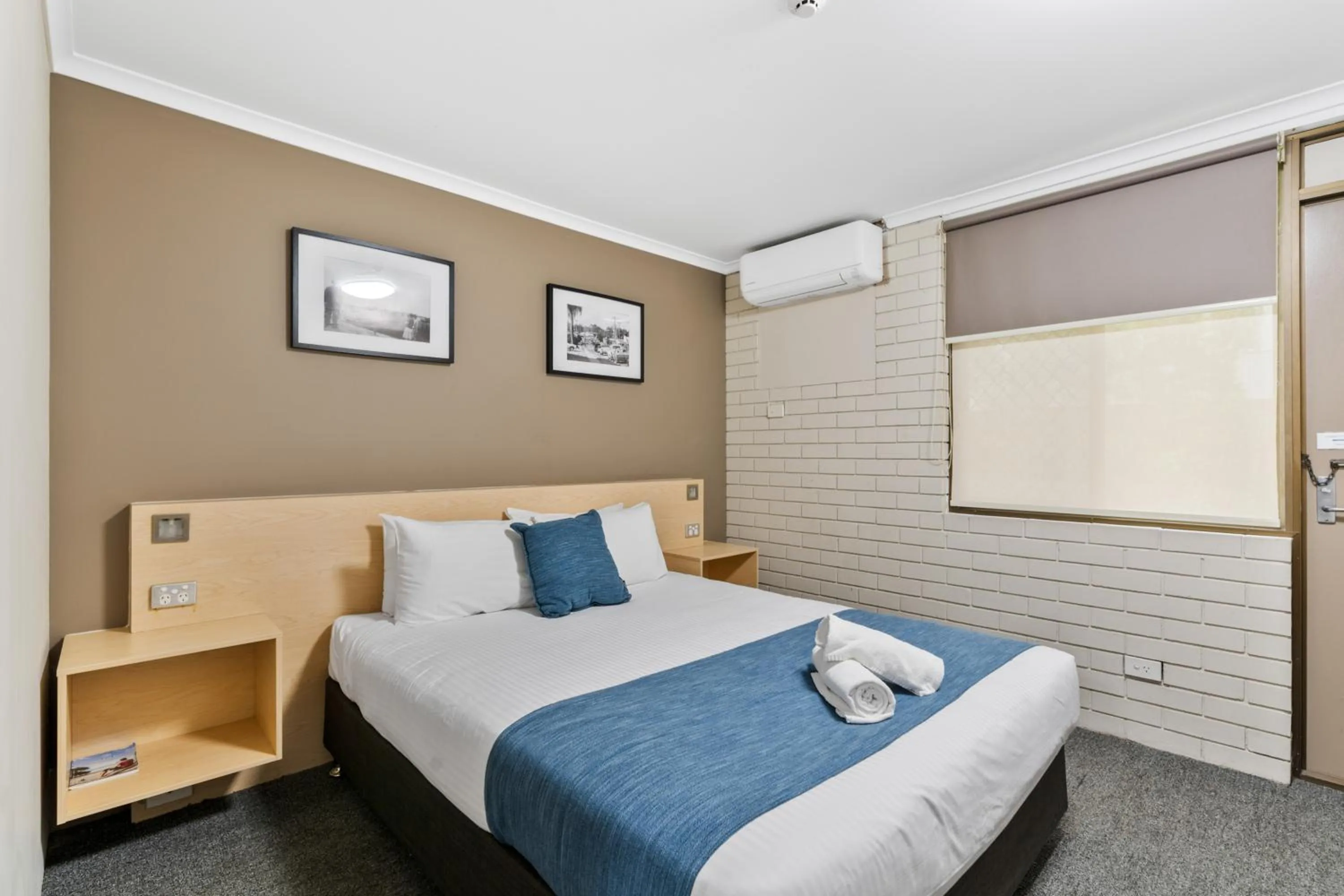 Bed in Morayfield Tavern