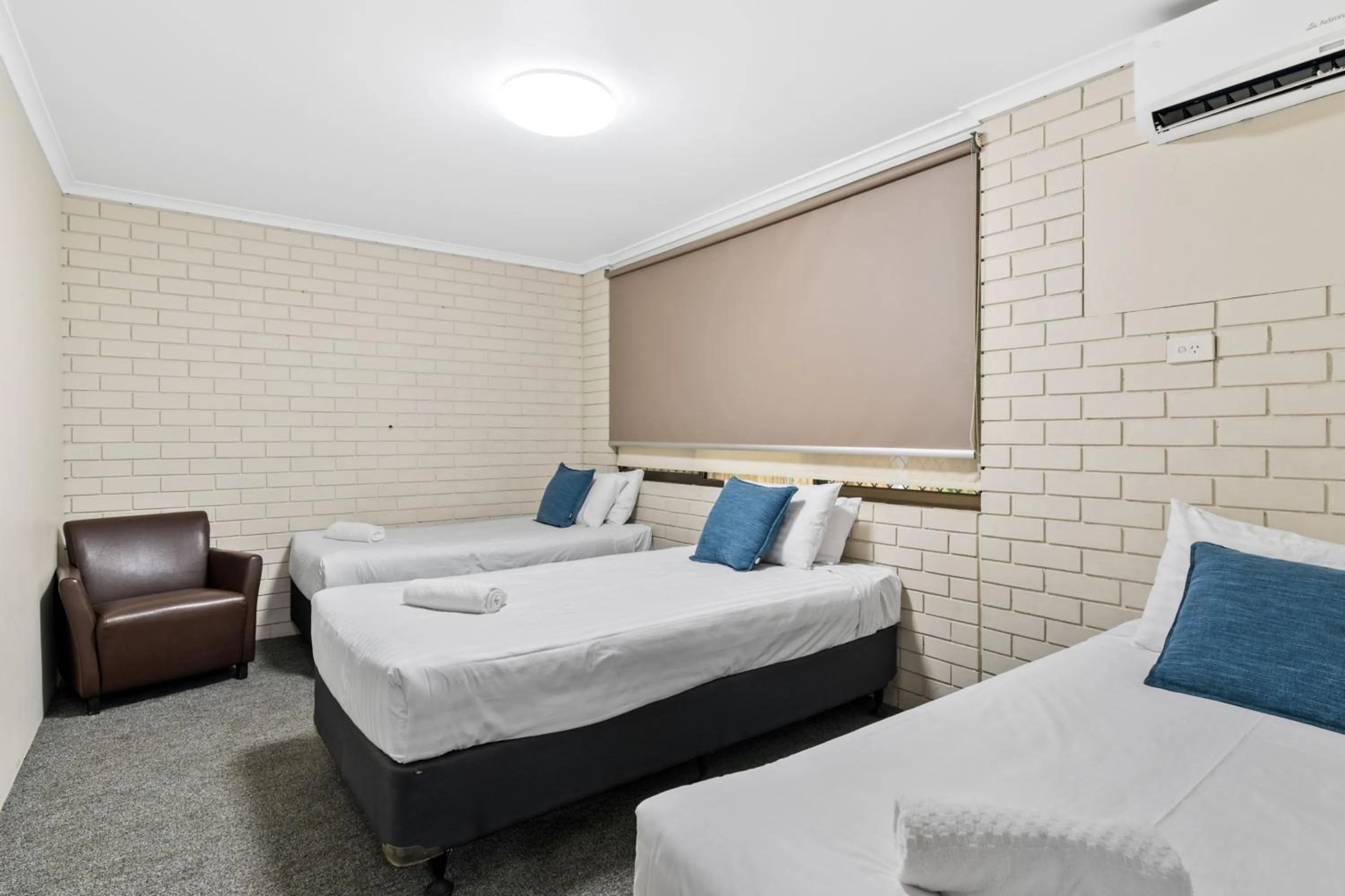 Bed in Morayfield Tavern