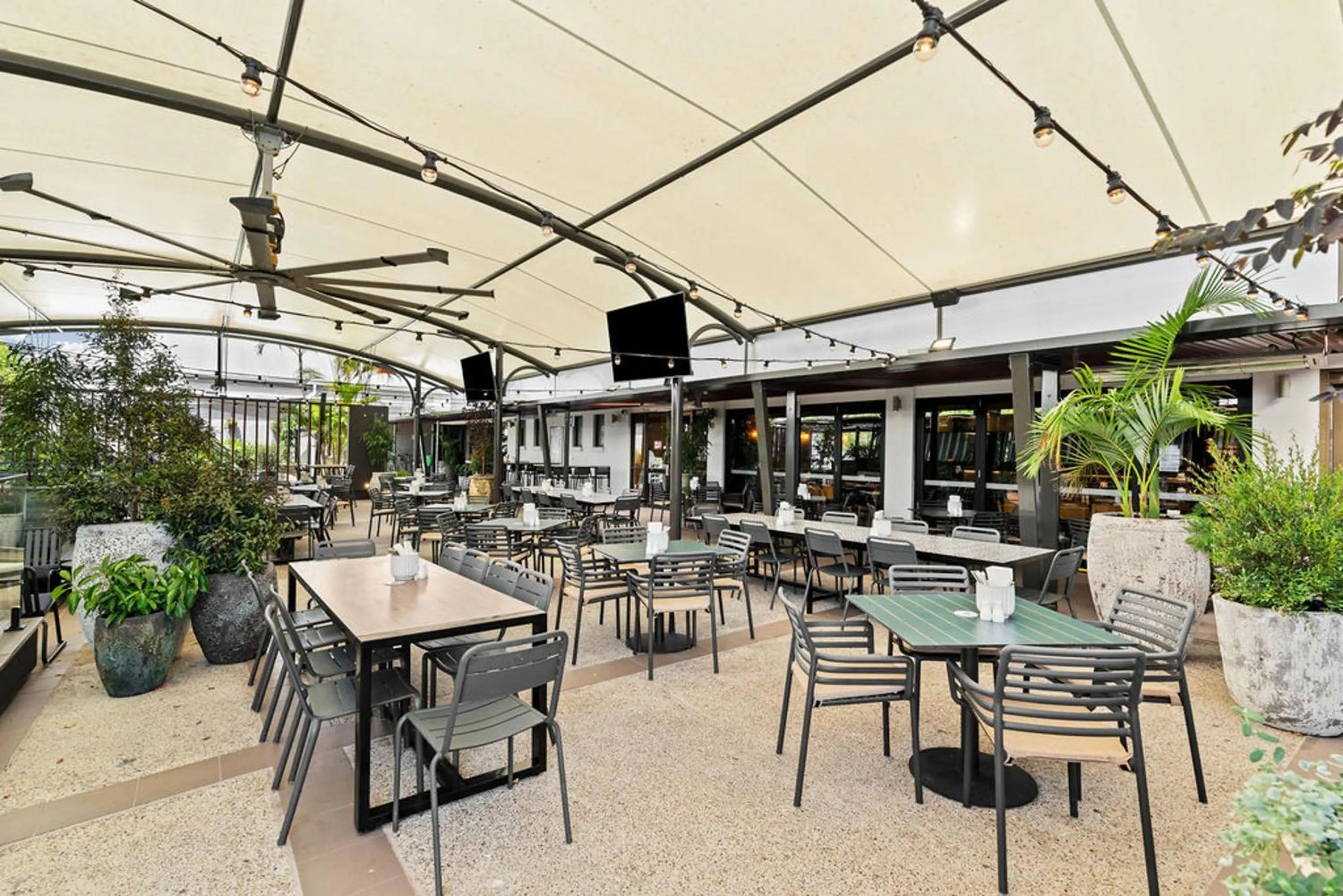 Restaurant/places to eat in Morayfield Tavern