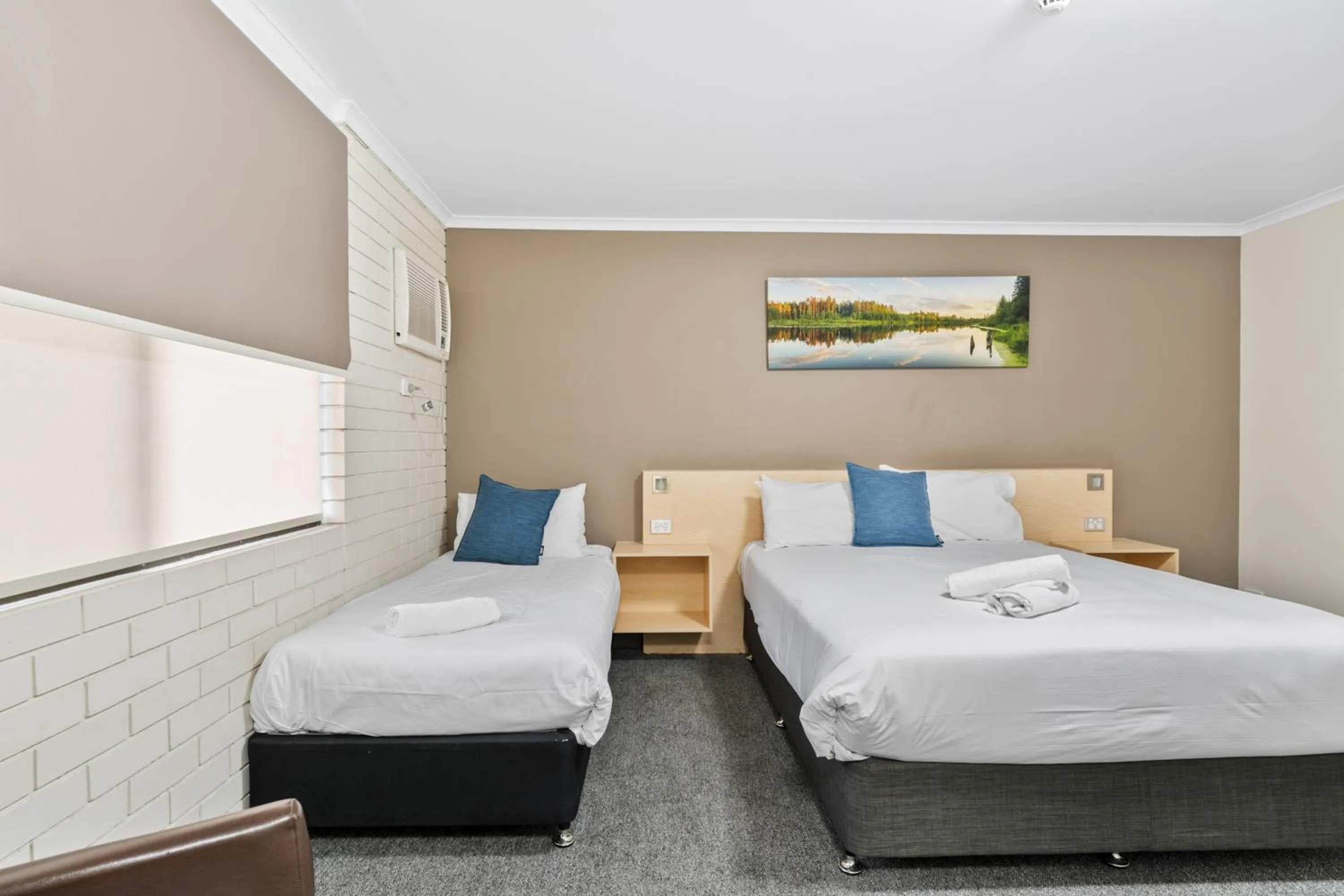 Bed in Morayfield Tavern