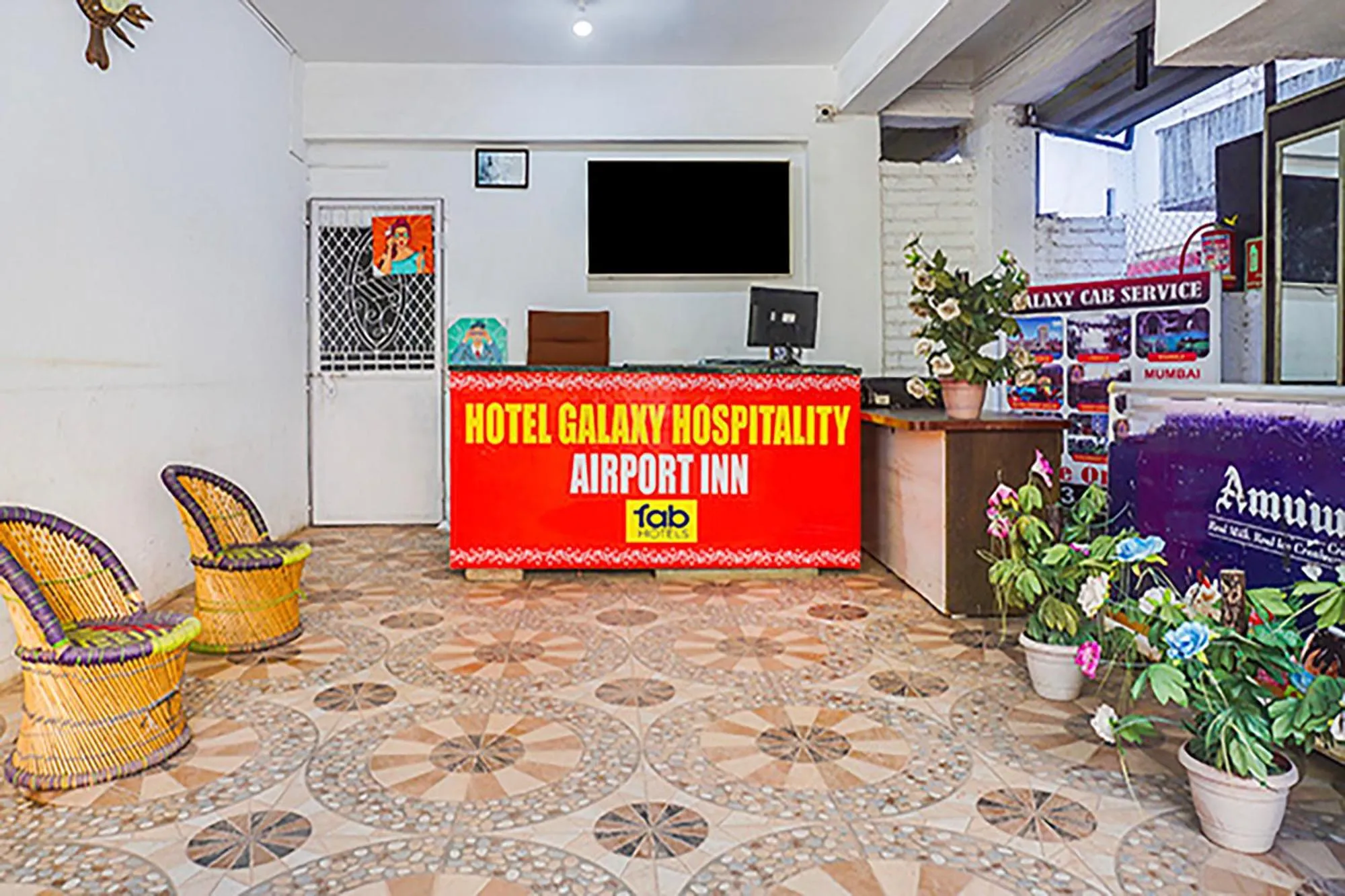 Lobby or reception in FabHotel Galaxy Airport Inn, Airport Road