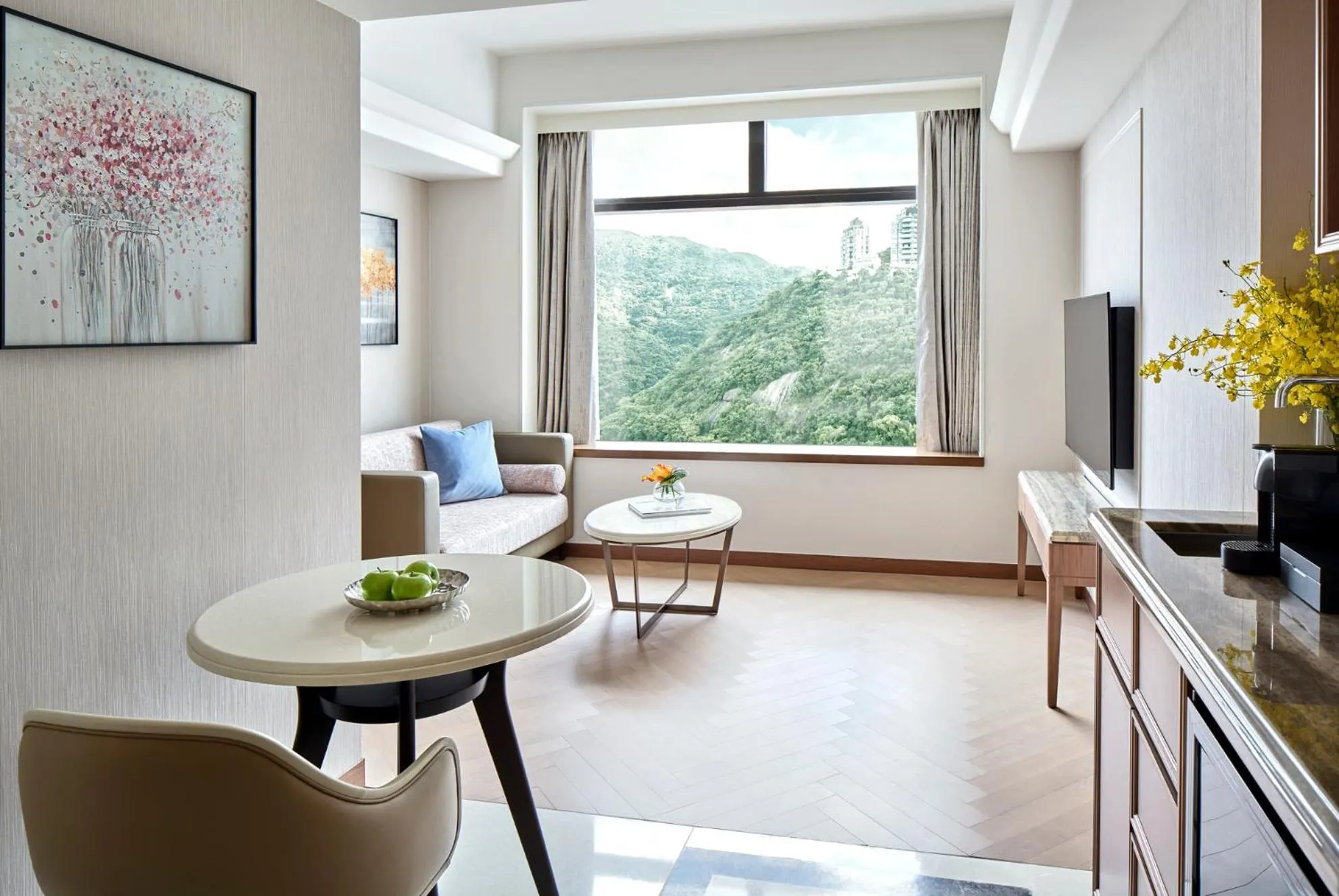 Coffee/tea facilities in Hopewell Hotel