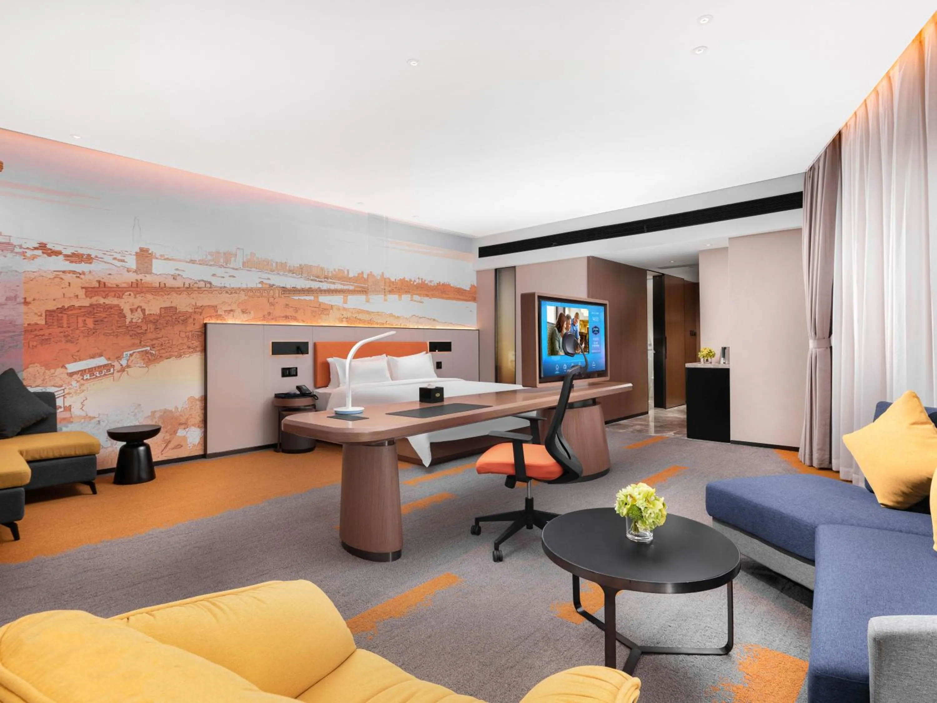 TV and multimedia in Hilton Hotel by Hampton Wuhan Zhongnan Street Branch