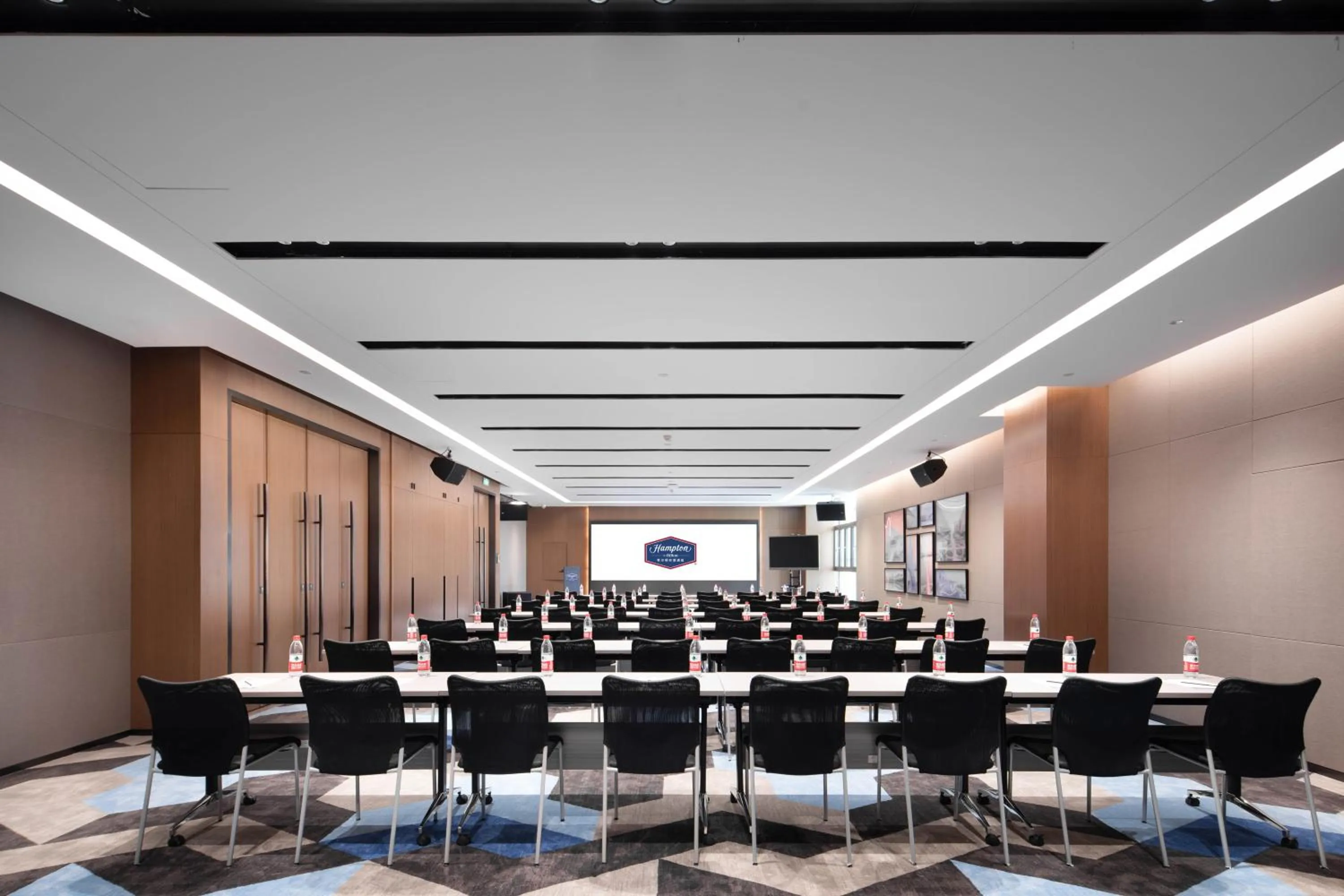 Meeting/conference room in Hilton Hotel by Hampton Wuhan Zhongnan Street Branch