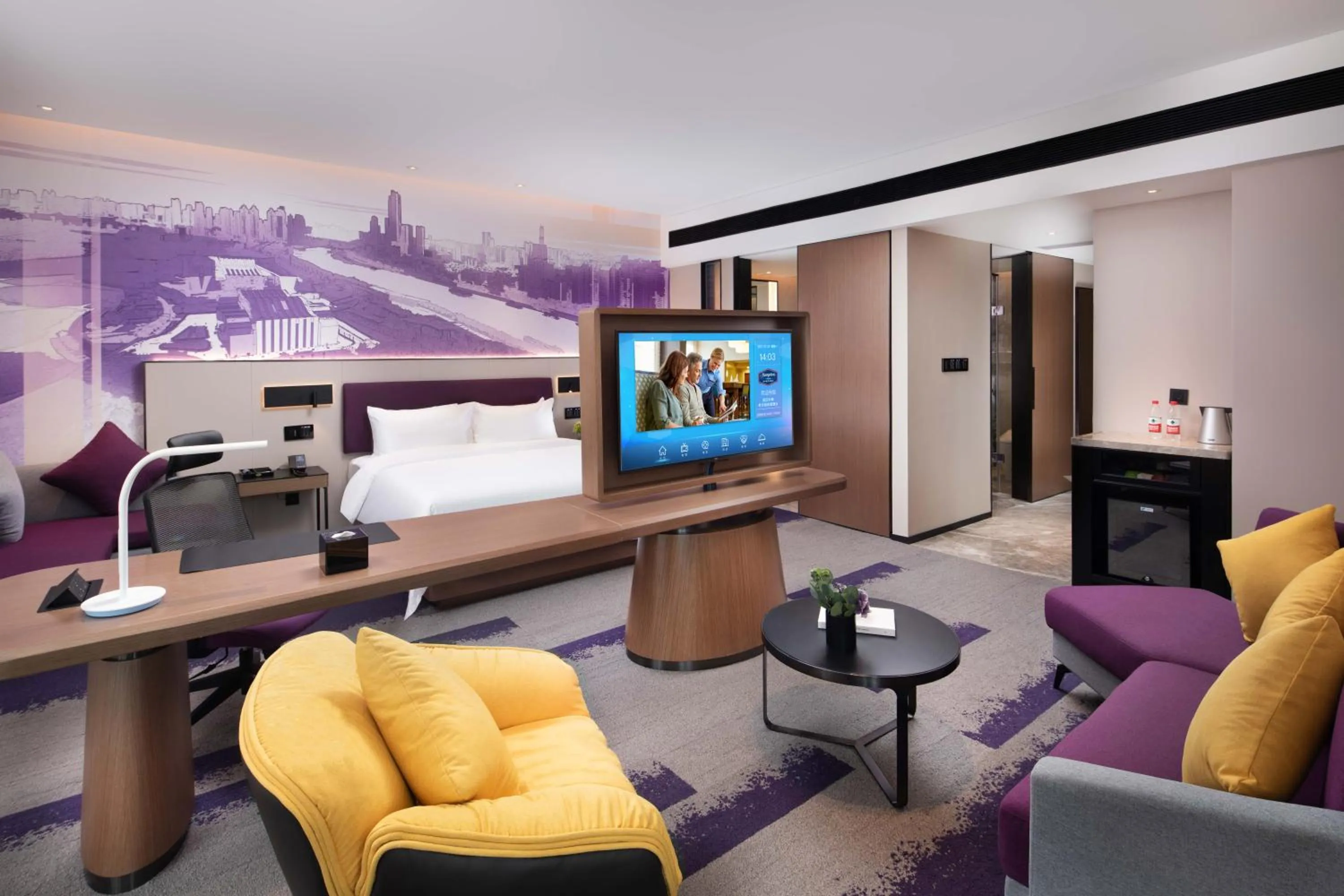 TV and multimedia in Hilton Hotel by Hampton Wuhan Zhongnan Street Branch