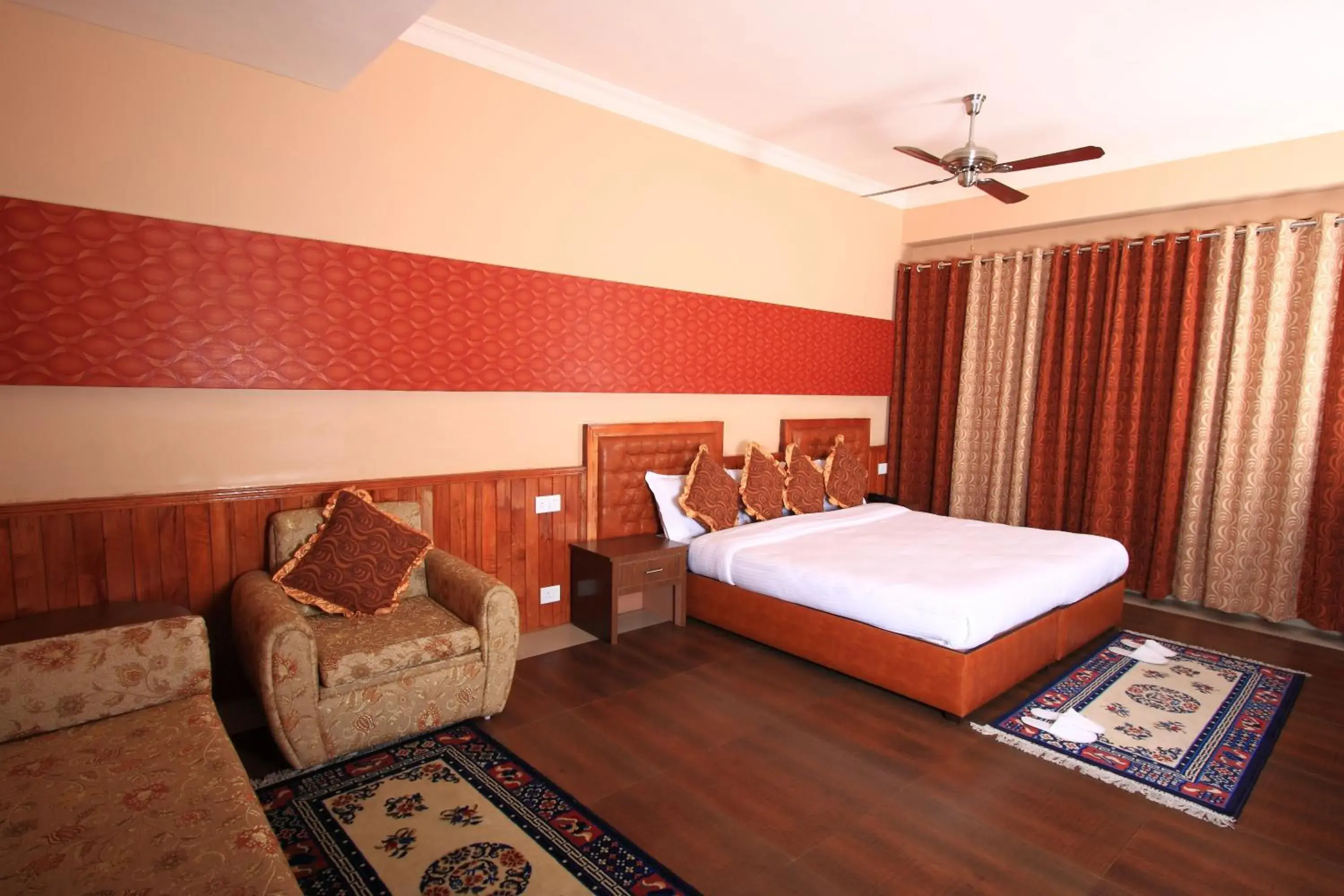 Yarlam Portico Yarlam Portico