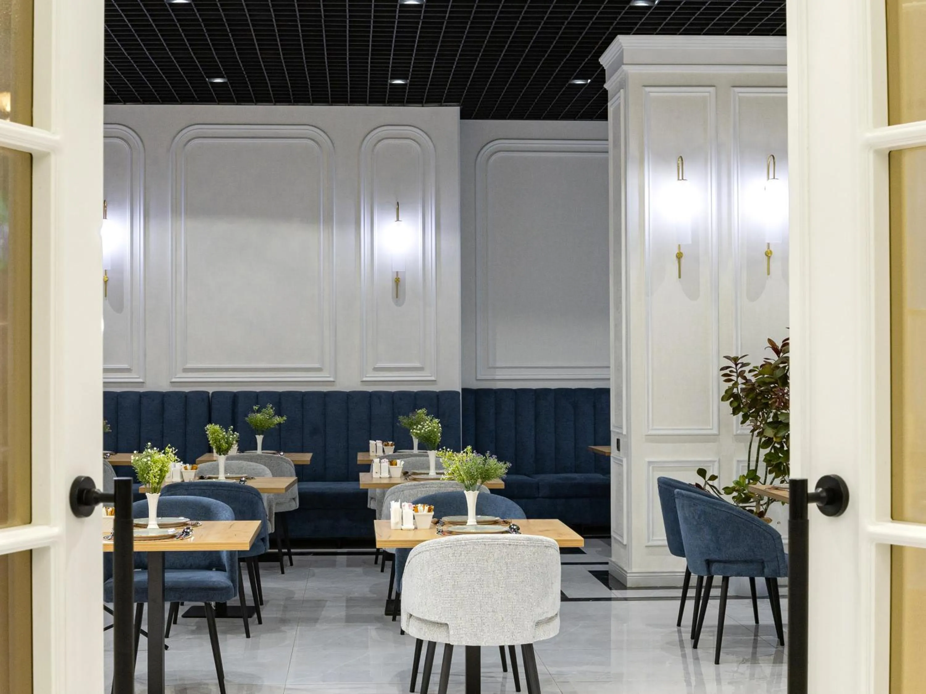 Restaurant/places to eat in Baden-Baden Hotel Tashkent