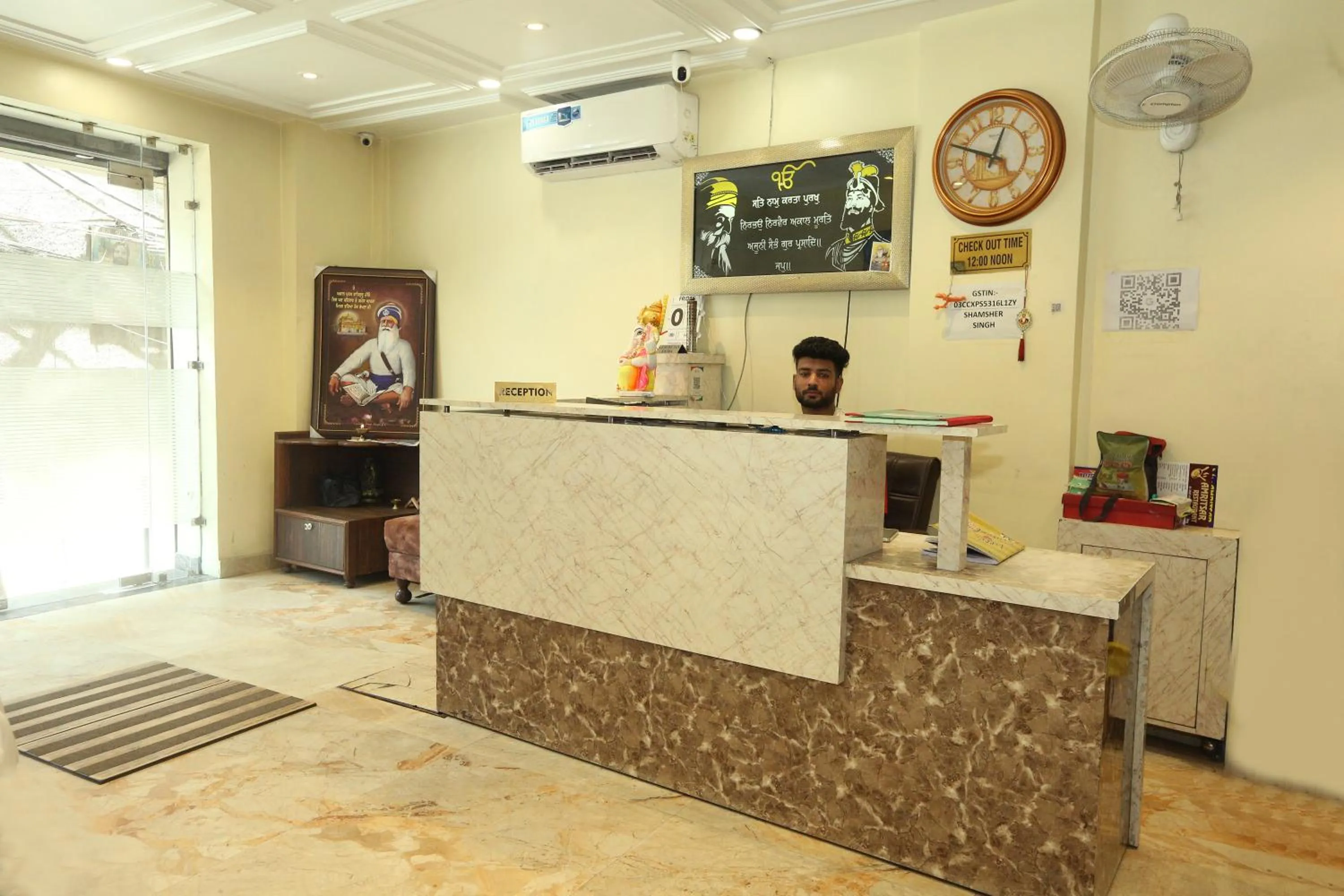 Lobby or reception in Hotel Tradition 50 mtr from Golden temple