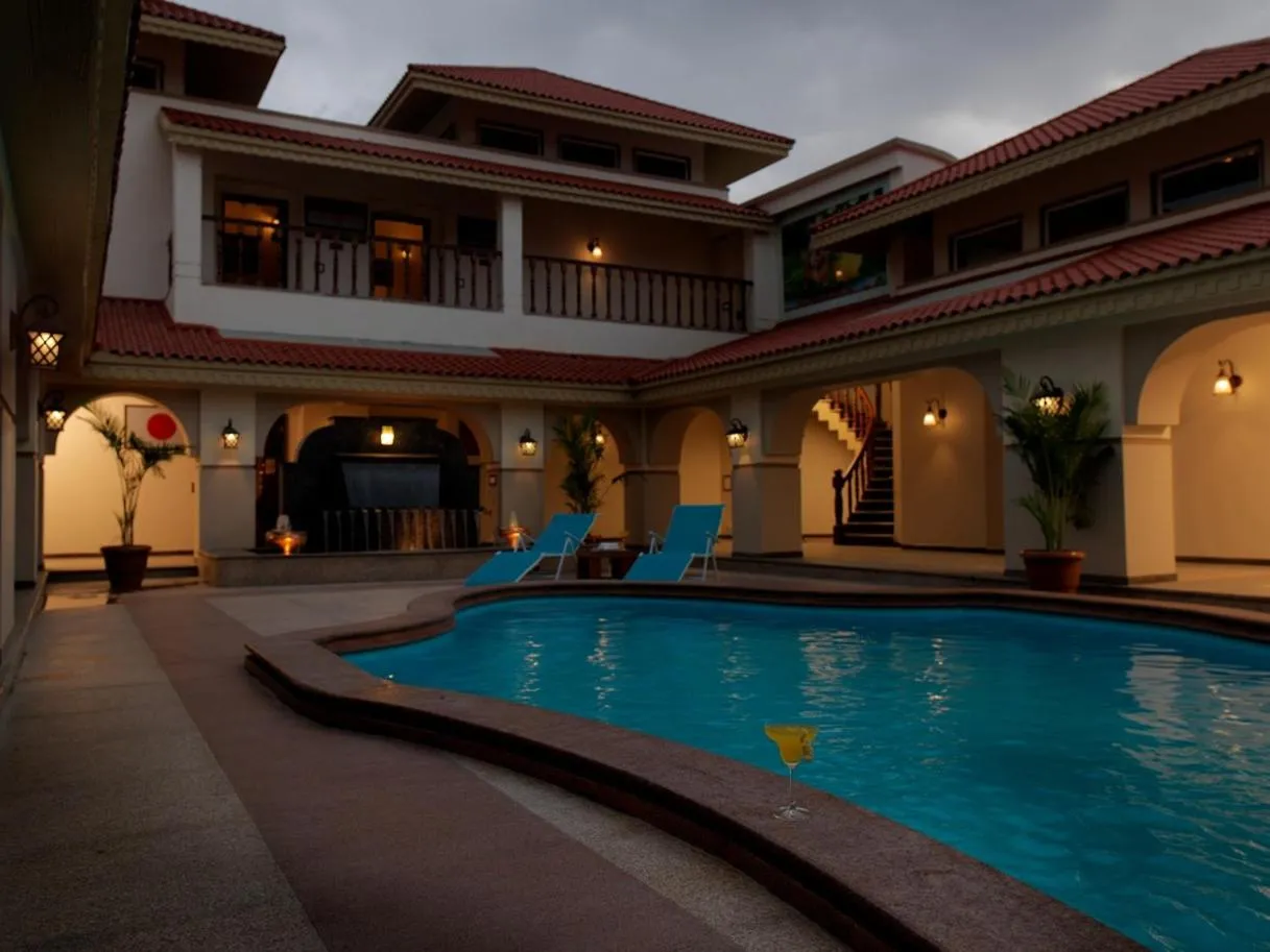 Swimming pool in Neonz Resort & Club