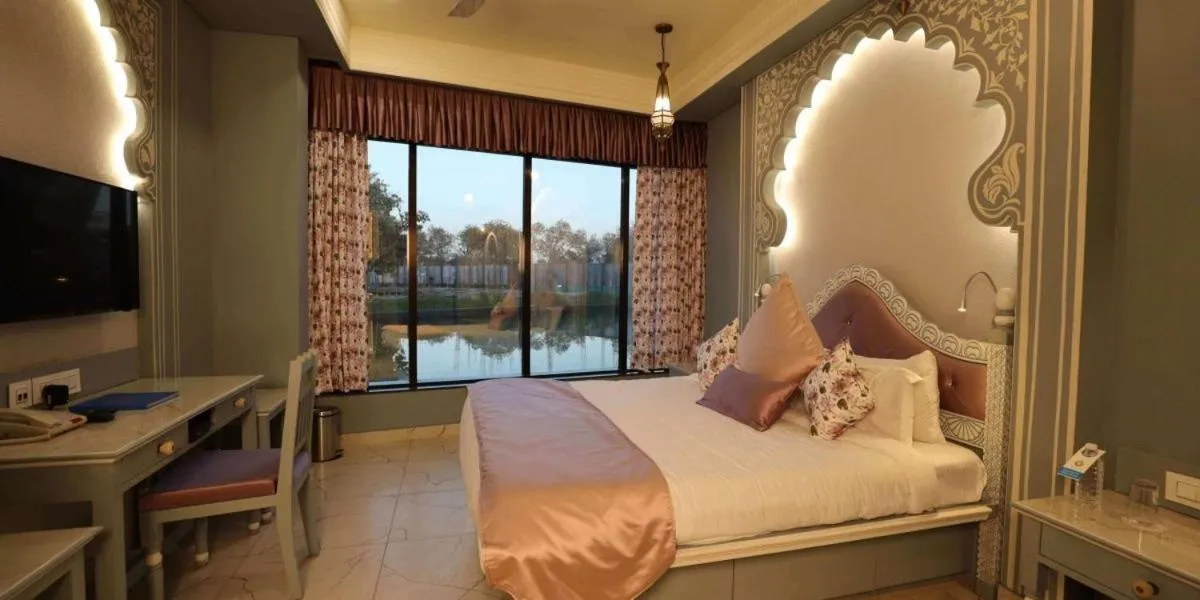 Bedroom, Bed in Neonz Resort & Club