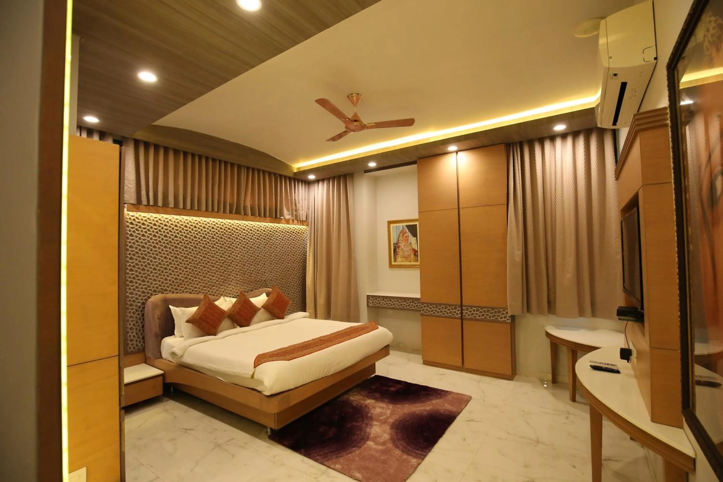 Bedroom, Bed in Neonz Resort & Club