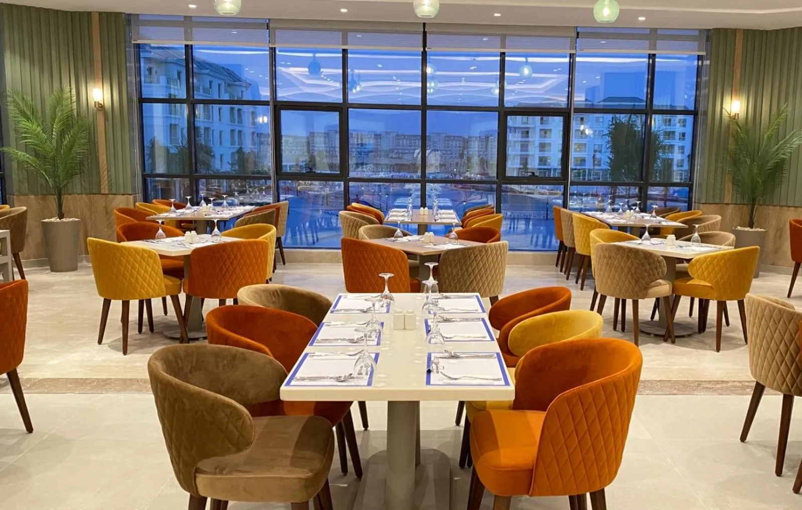 Restaurant/places to eat in Azur One Eleven Hotel Alamein