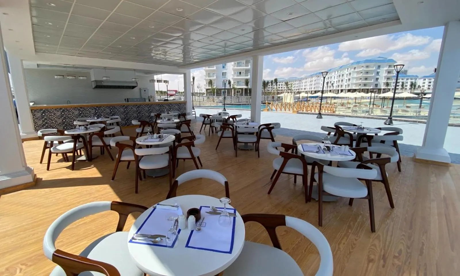 Restaurant/places to eat in Azur One Eleven Hotel Alamein