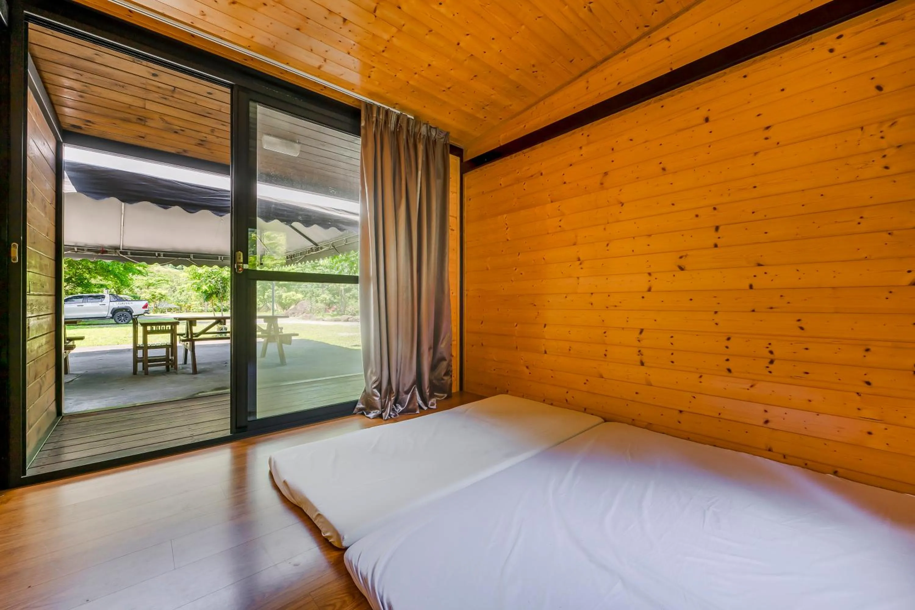 Photo of the whole room, Bed in Na Sun Na Gu