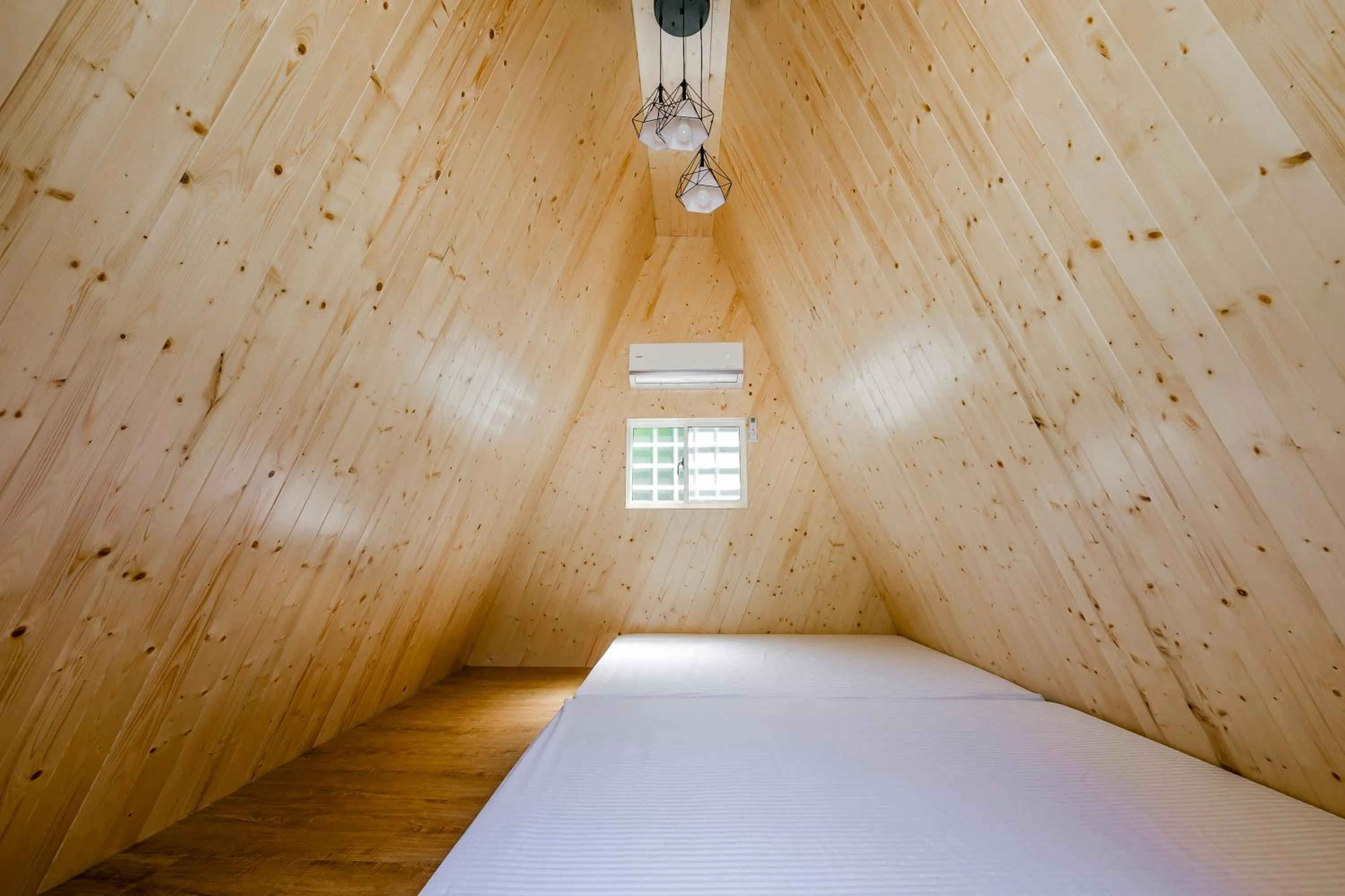 Photo of the whole room, Bed in Na Sun Na Gu