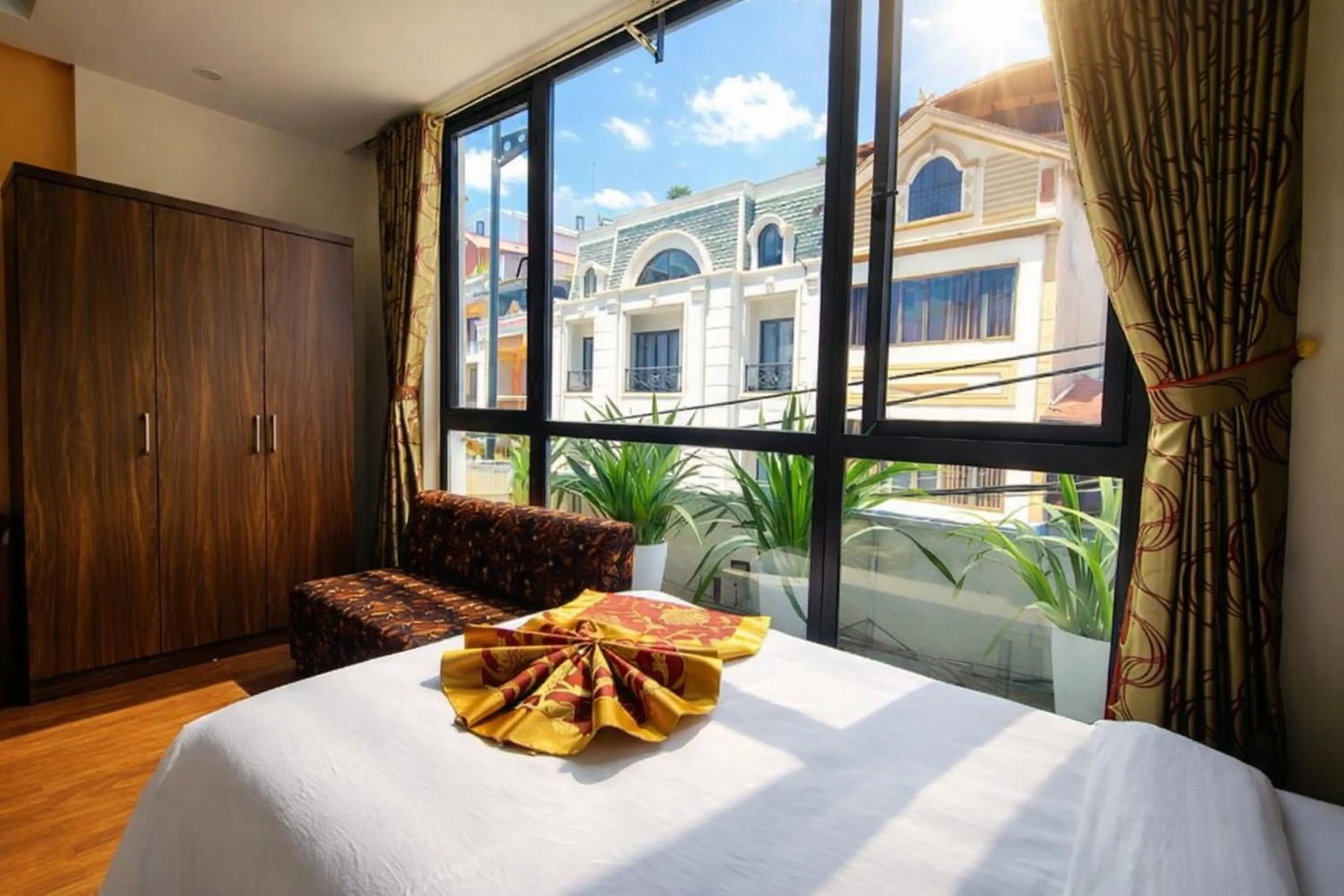 Balcony/Terrace, Bed in New Sun Hotel Sapa