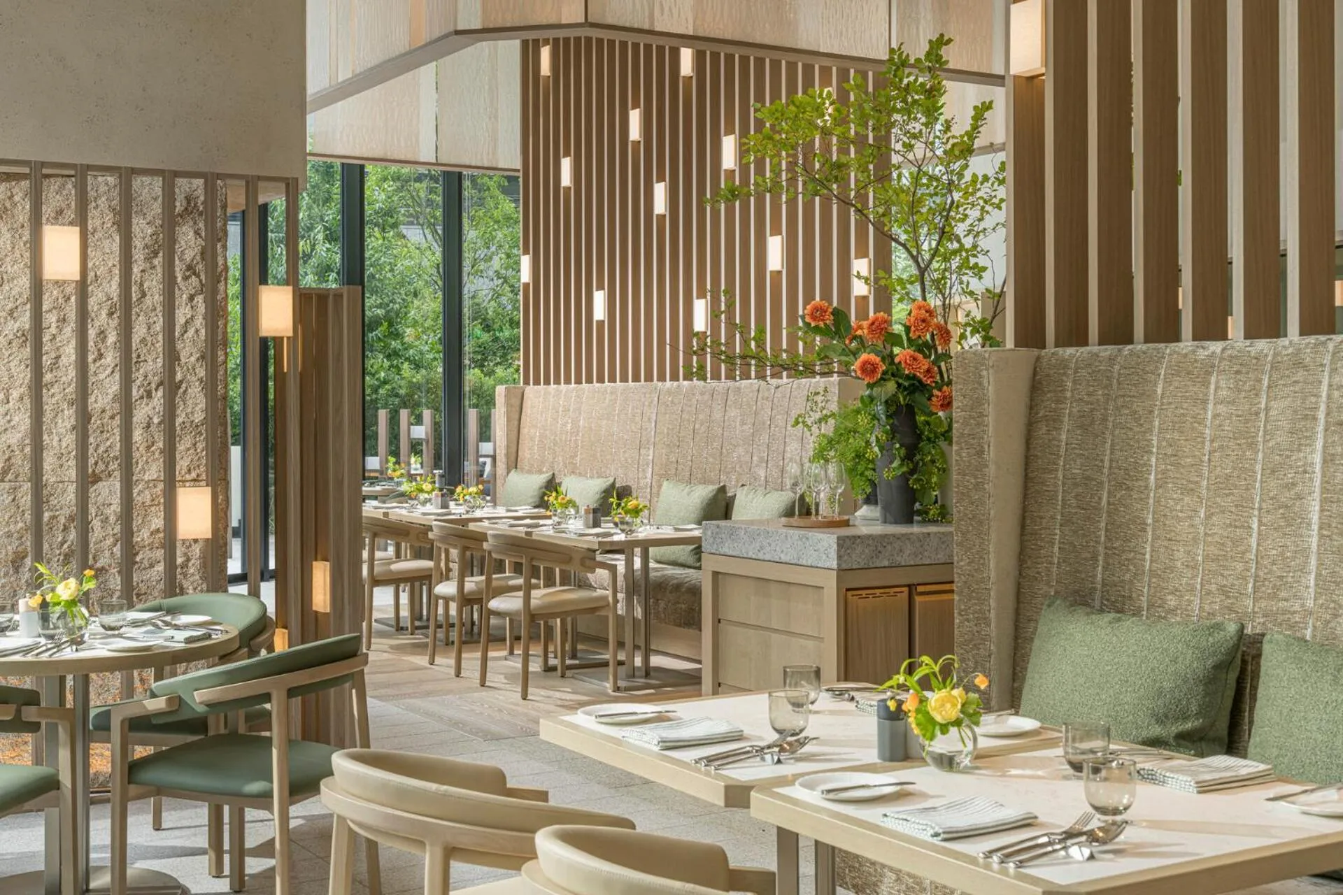 Restaurant/places to eat in Four Seasons Hotel Osaka