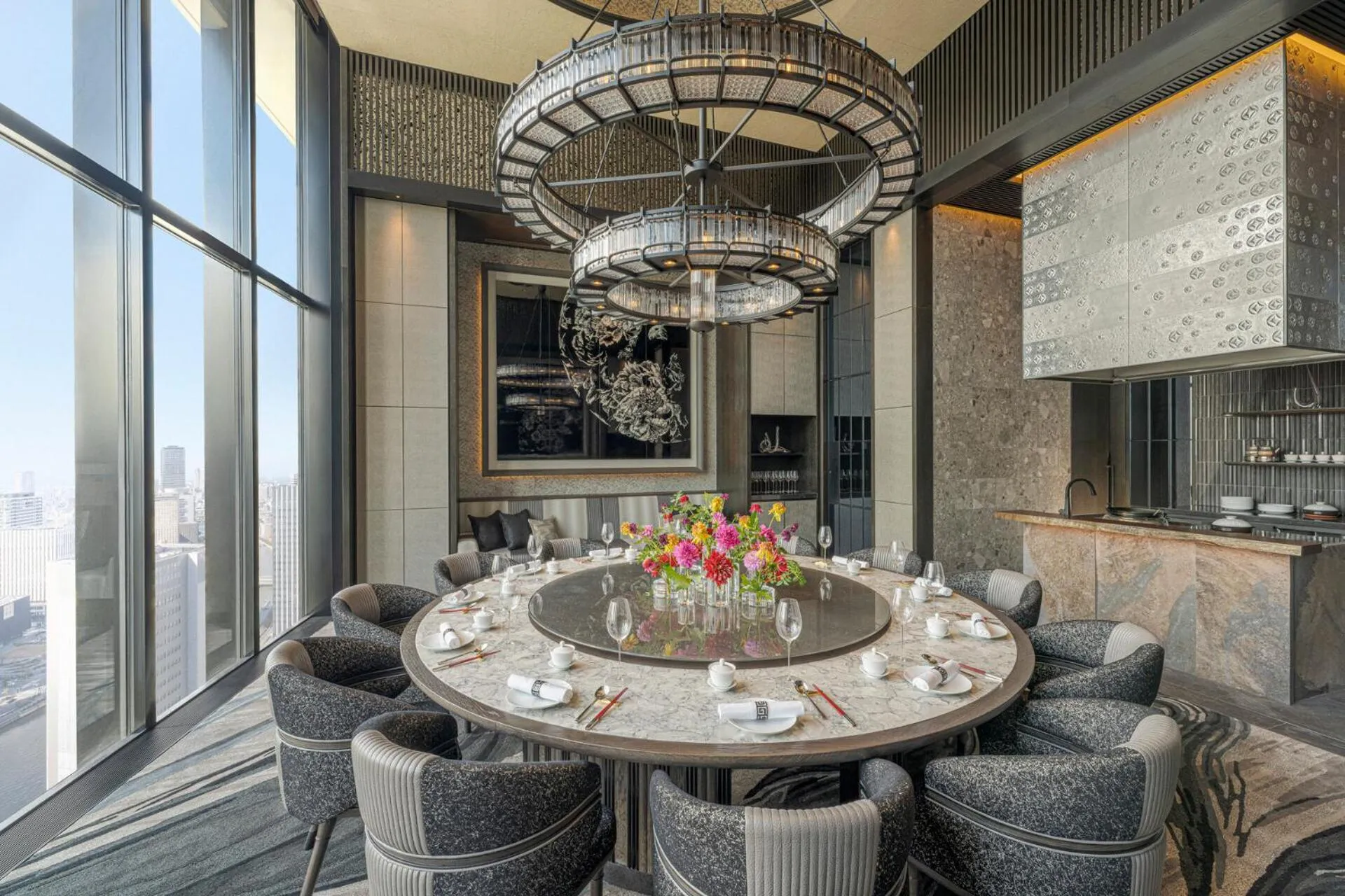 Restaurant/places to eat in Four Seasons Hotel Osaka