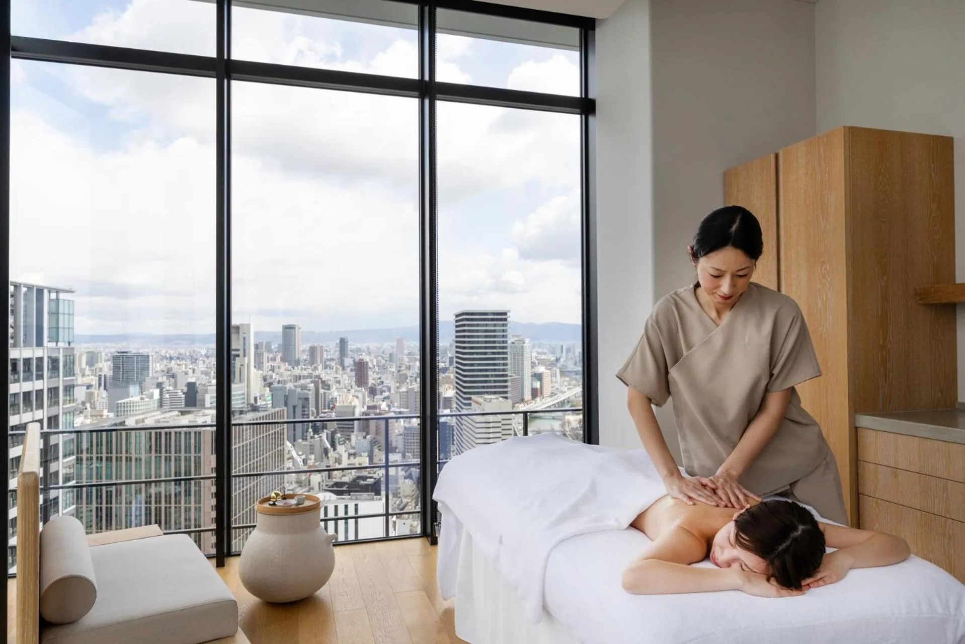 Massage in Four Seasons Hotel Osaka