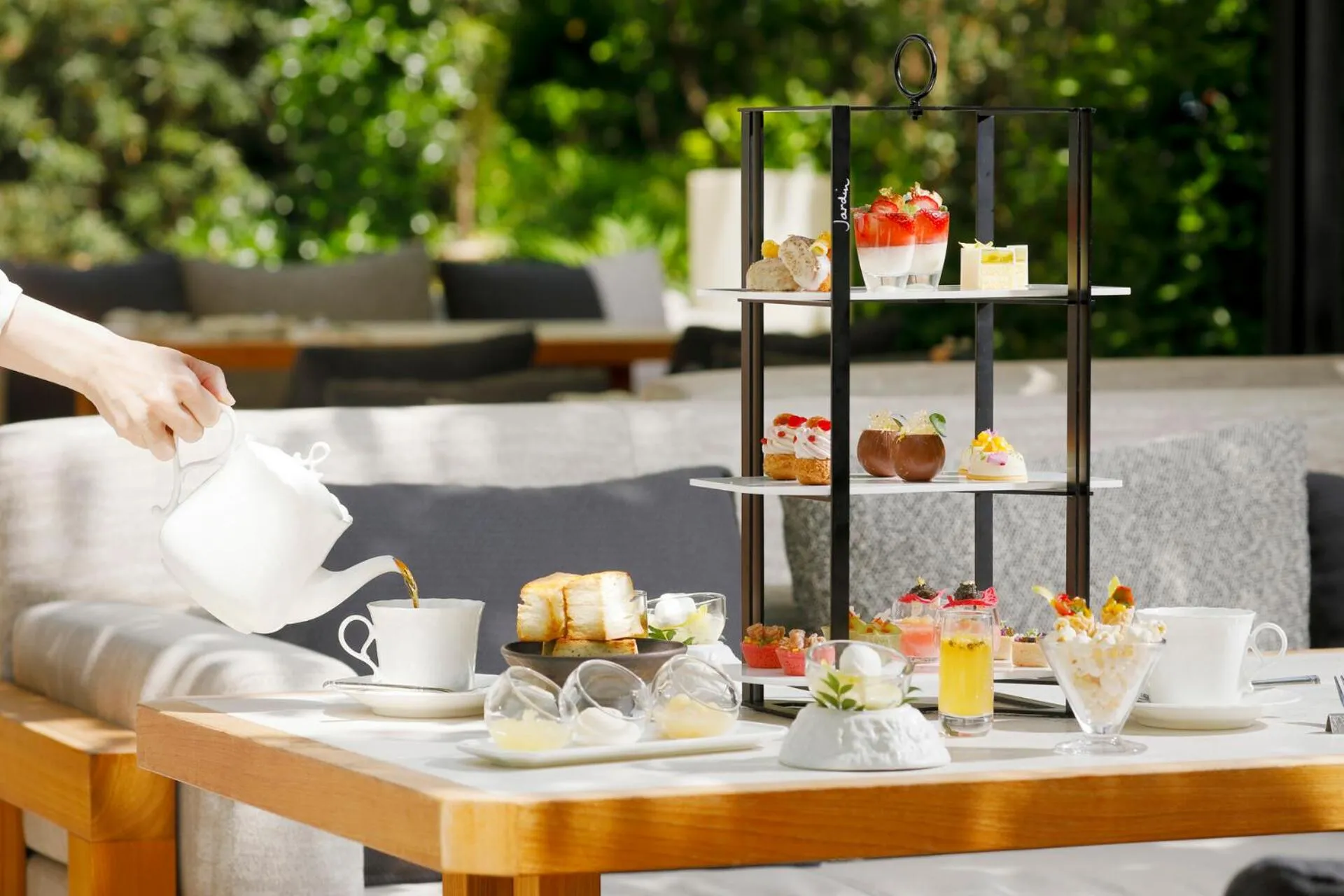 Restaurant/places to eat in Four Seasons Hotel Osaka